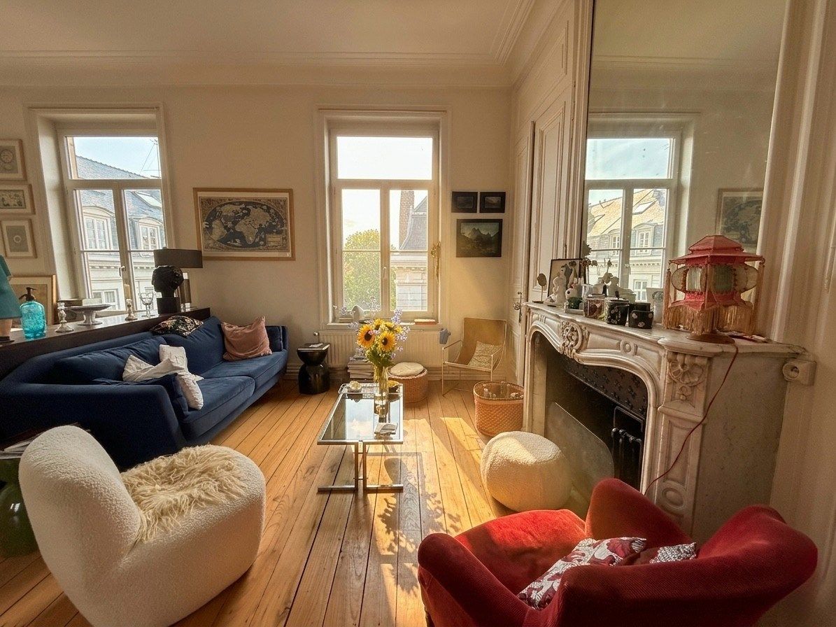 luxury apartment 6 Rooms for rent on LILLE (59000)