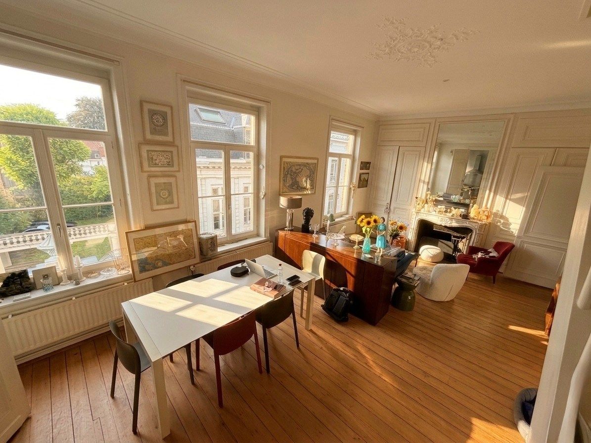 luxury apartment 6 Rooms for rent on LILLE (59000)