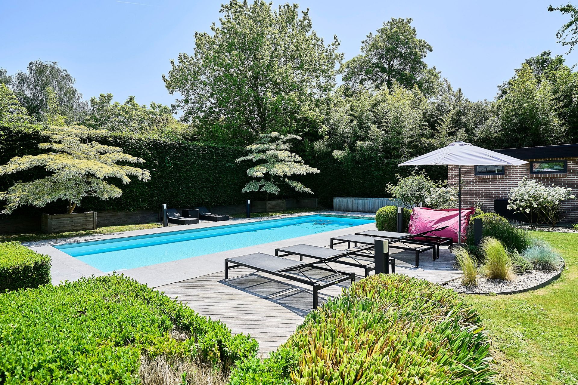 luxury house 7 Rooms for sale on CROIX (59170)