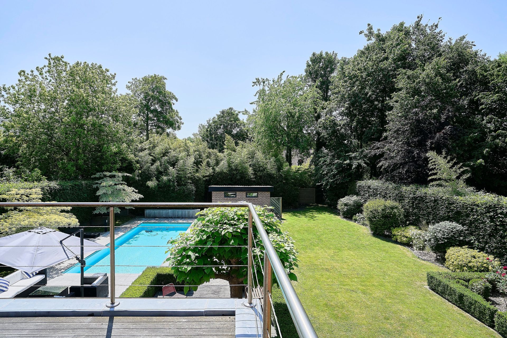 luxury house 7 Rooms for sale on CROIX (59170)