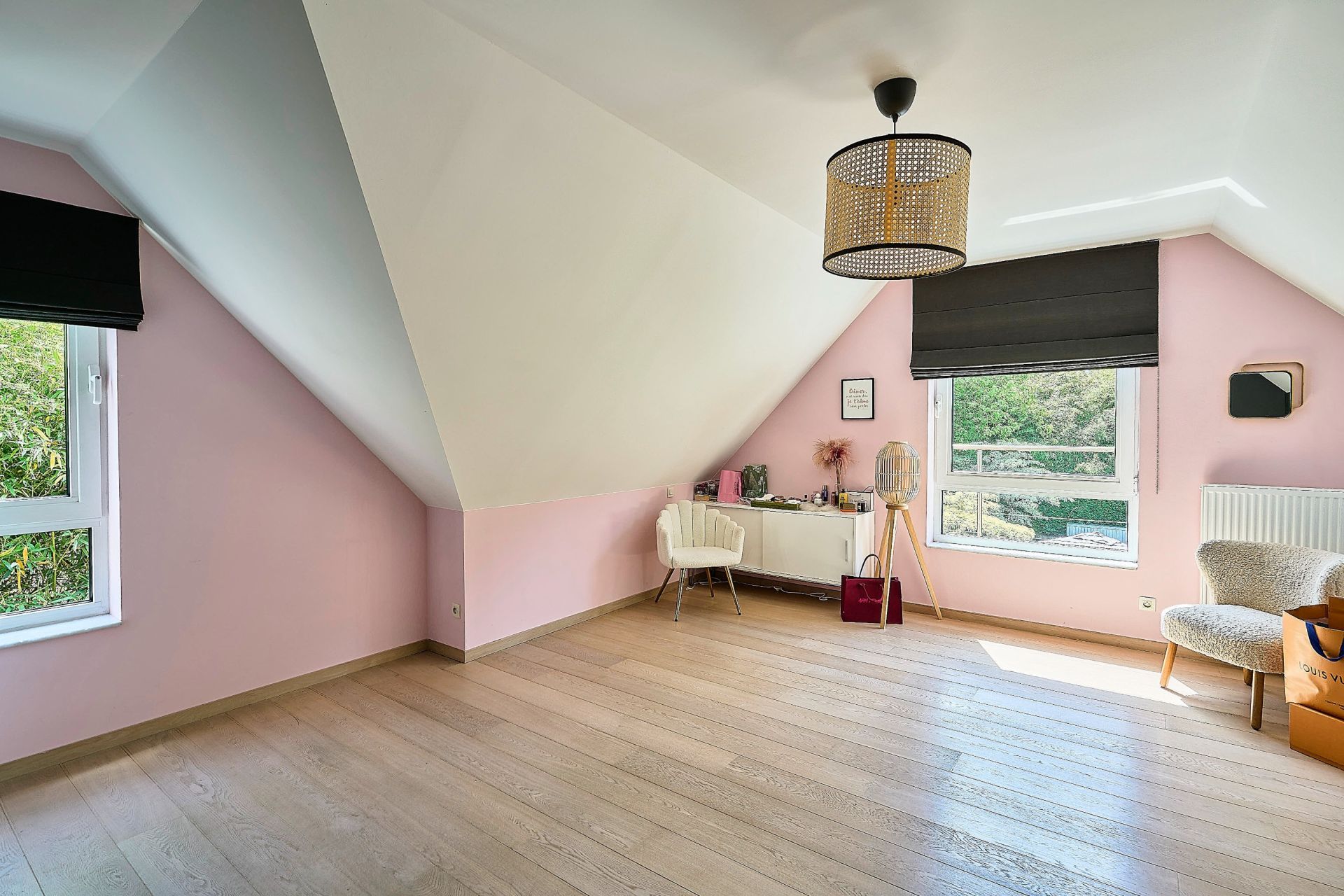 luxury house 7 Rooms for sale on CROIX (59170)
