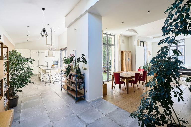 luxury house 10 Rooms for sale on LILLE (59000)