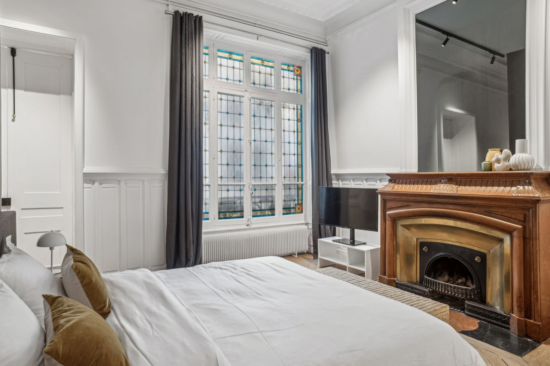 luxury apartment 7 Rooms for sale on LYON (69006)