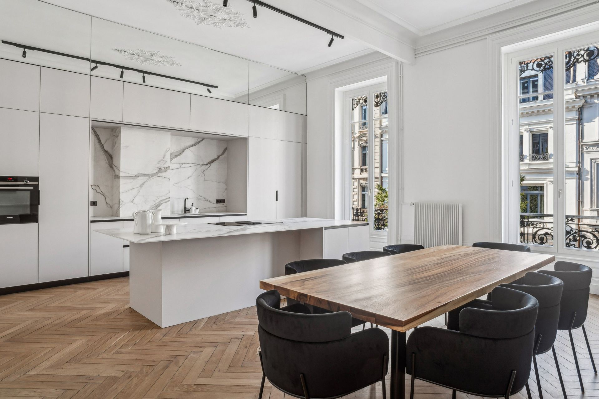 luxury apartment 7 Rooms for rent on LYON (69006)