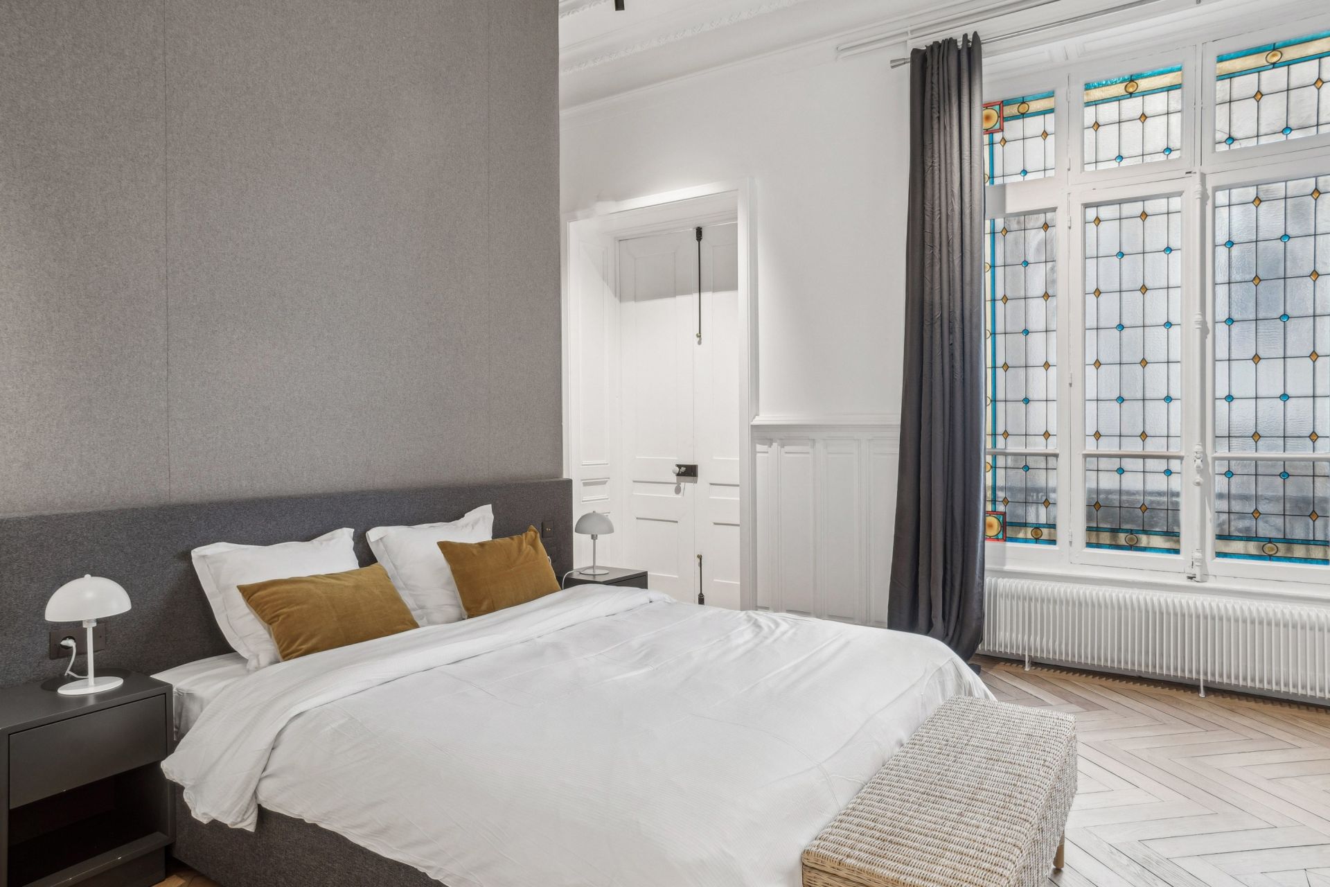 luxury apartment 7 Rooms for rent on LYON (69006)