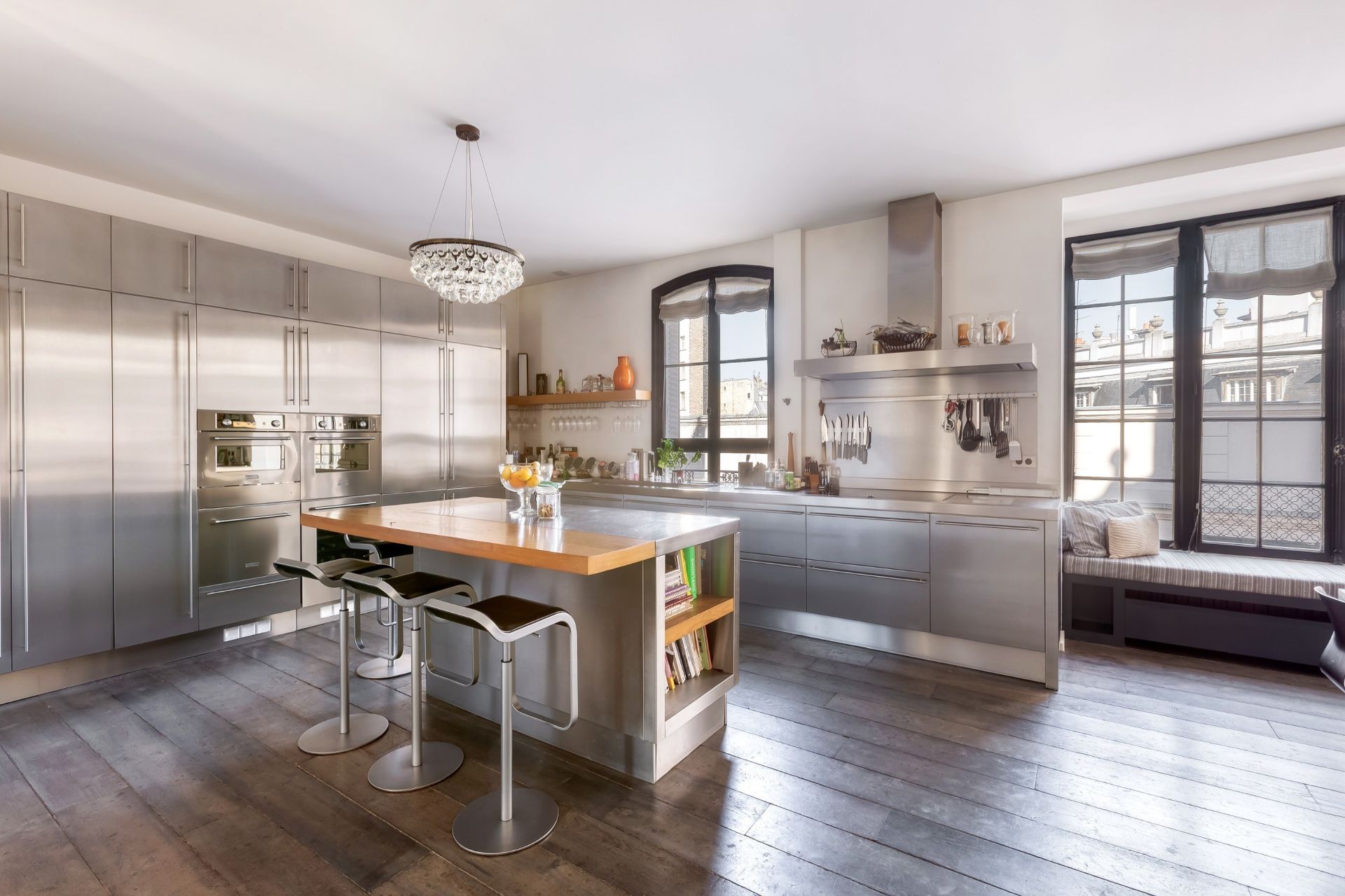 luxury apartment 6 Rooms for sale on PARIS (75016)