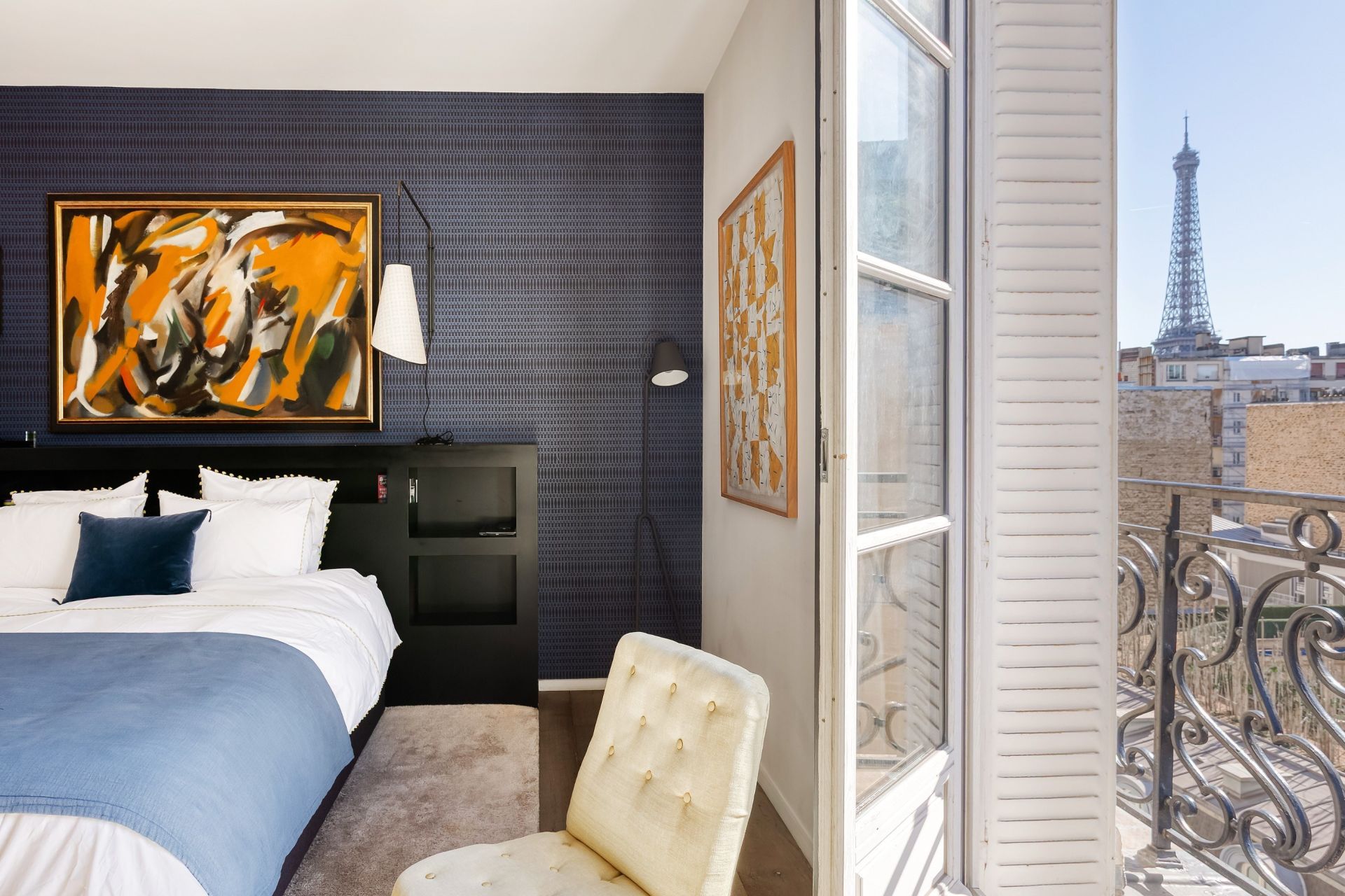 luxury apartment 6 Rooms for sale on PARIS (75016)