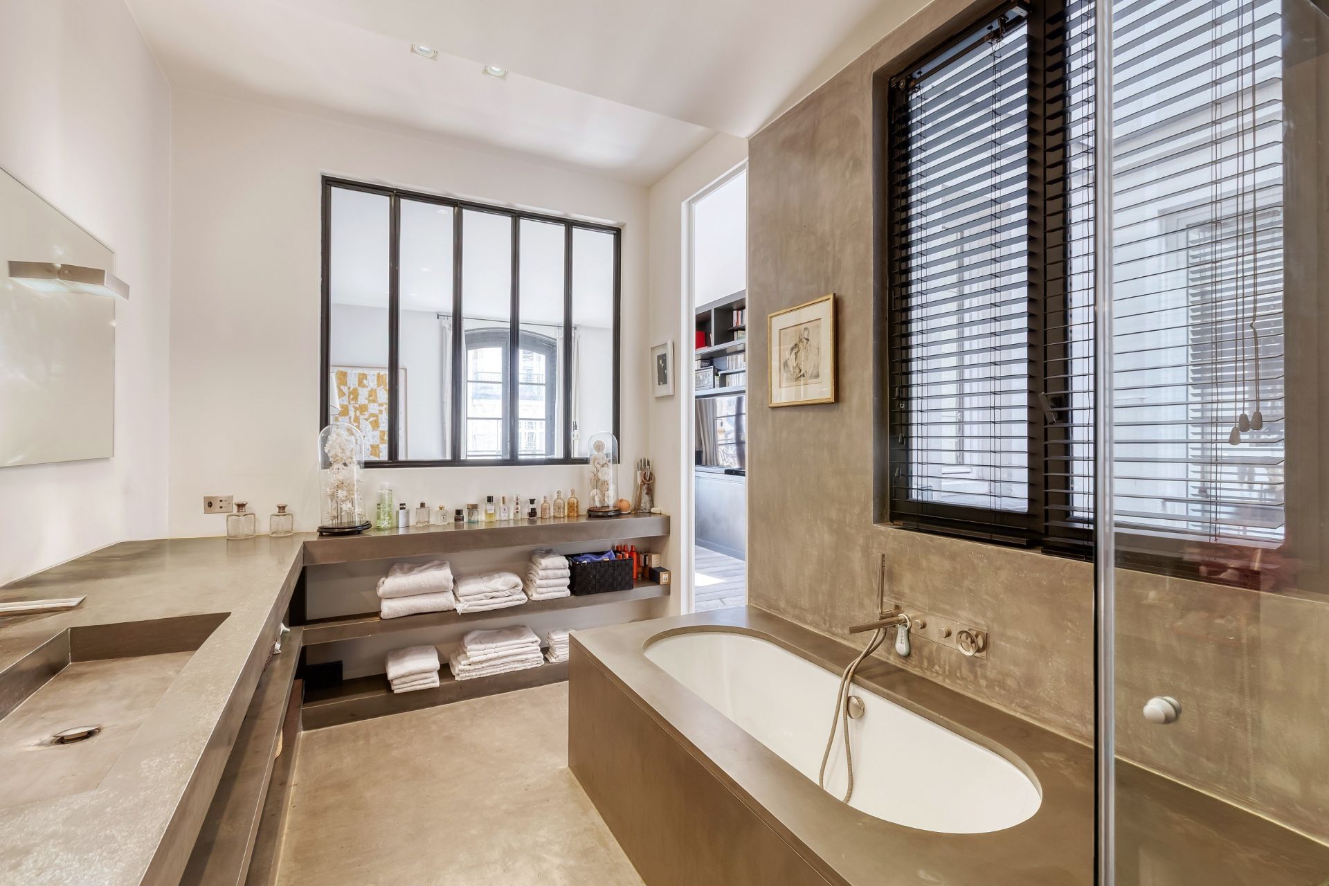 luxury apartment 6 Rooms for sale on PARIS (75016)