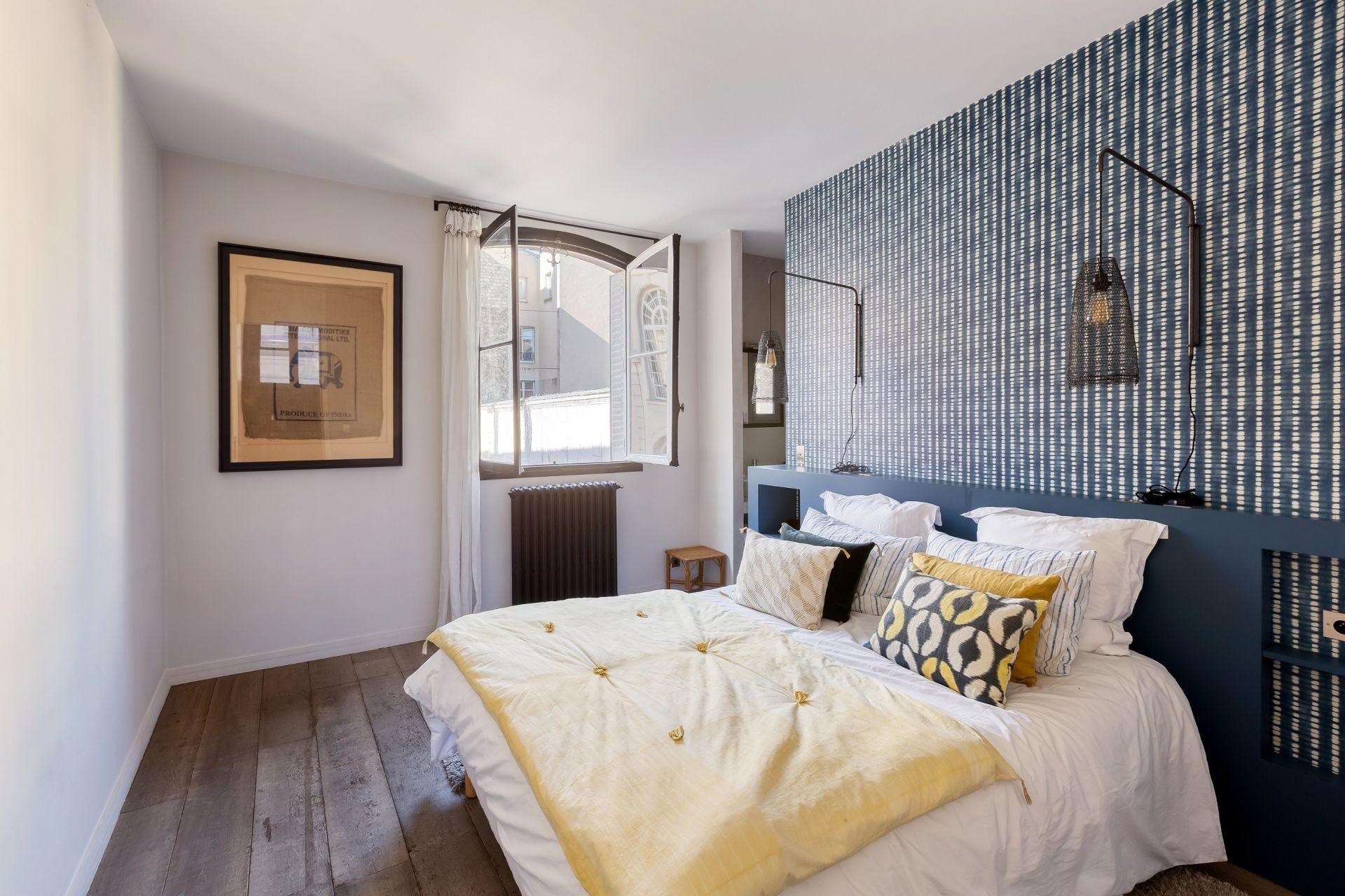 luxury apartment 6 Rooms for sale on PARIS (75016)
