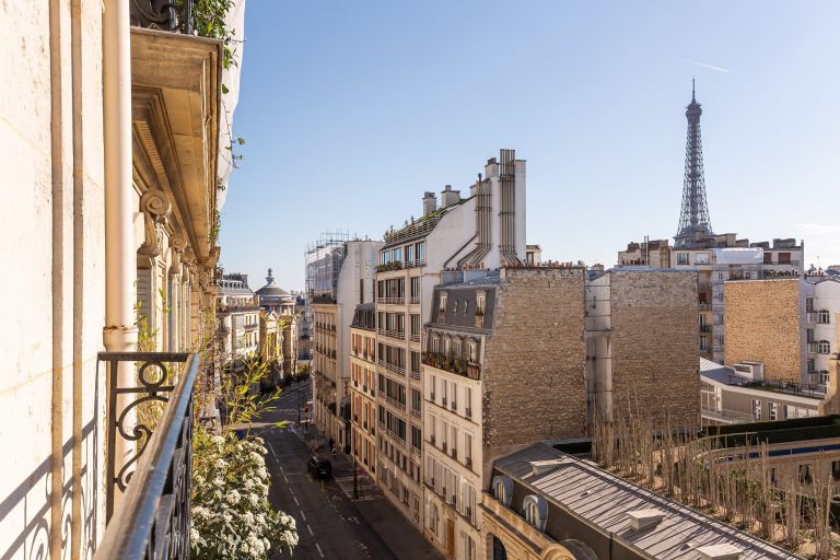 luxury apartment 6 Rooms for sale on PARIS (75016)