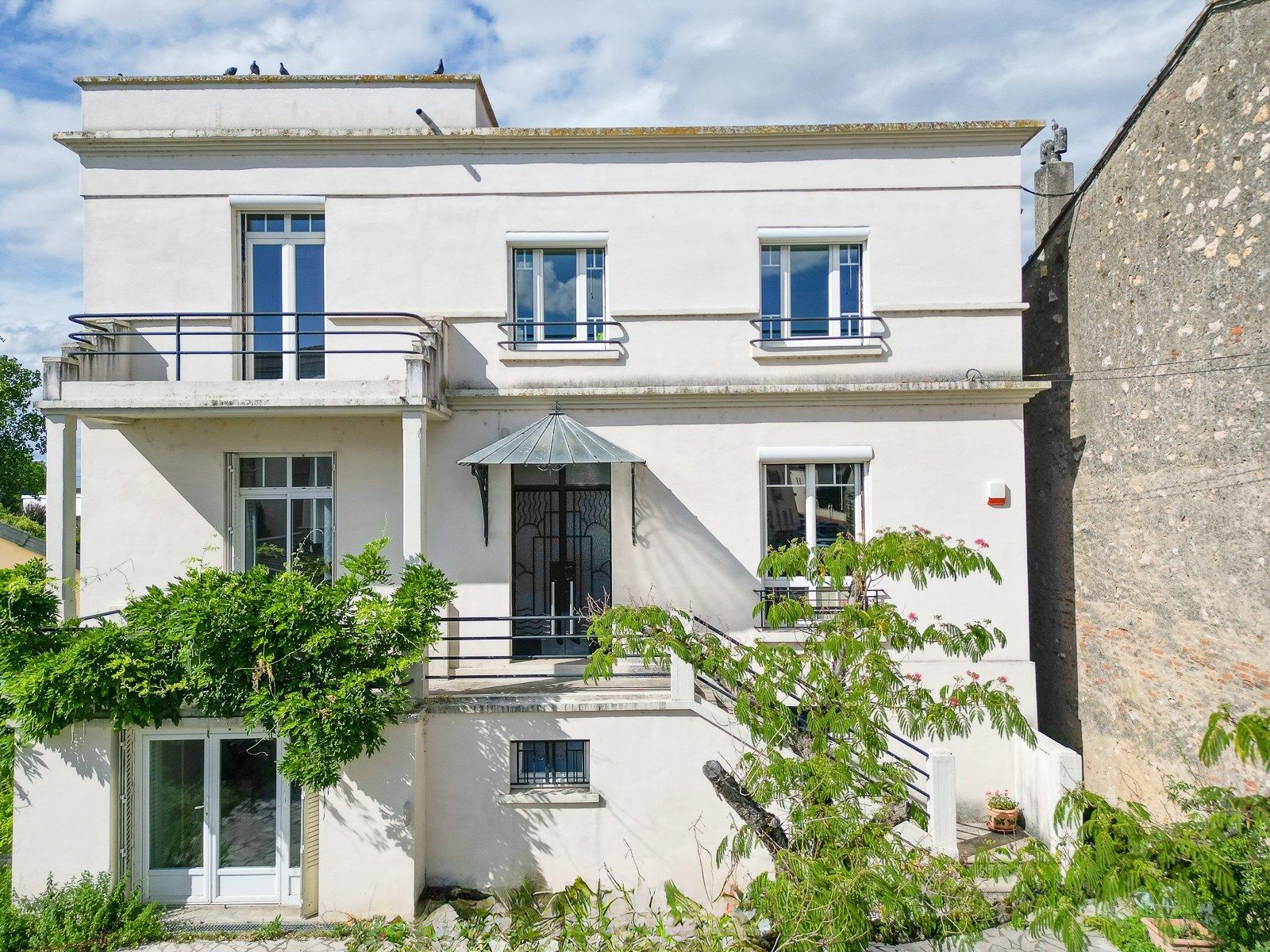 luxury house 7 Rooms for sale on LAVAUR (81500)