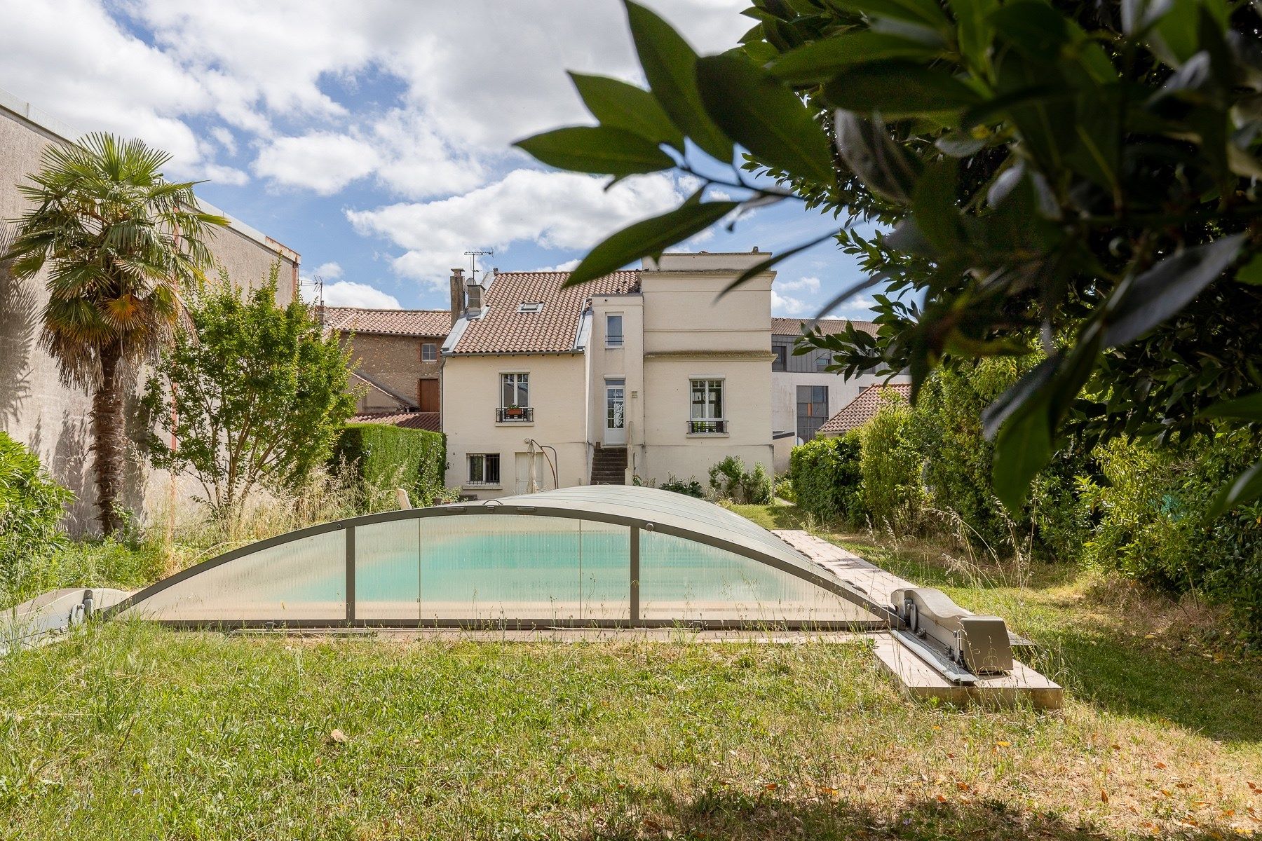 luxury house 7 Rooms for sale on LAVAUR (81500)