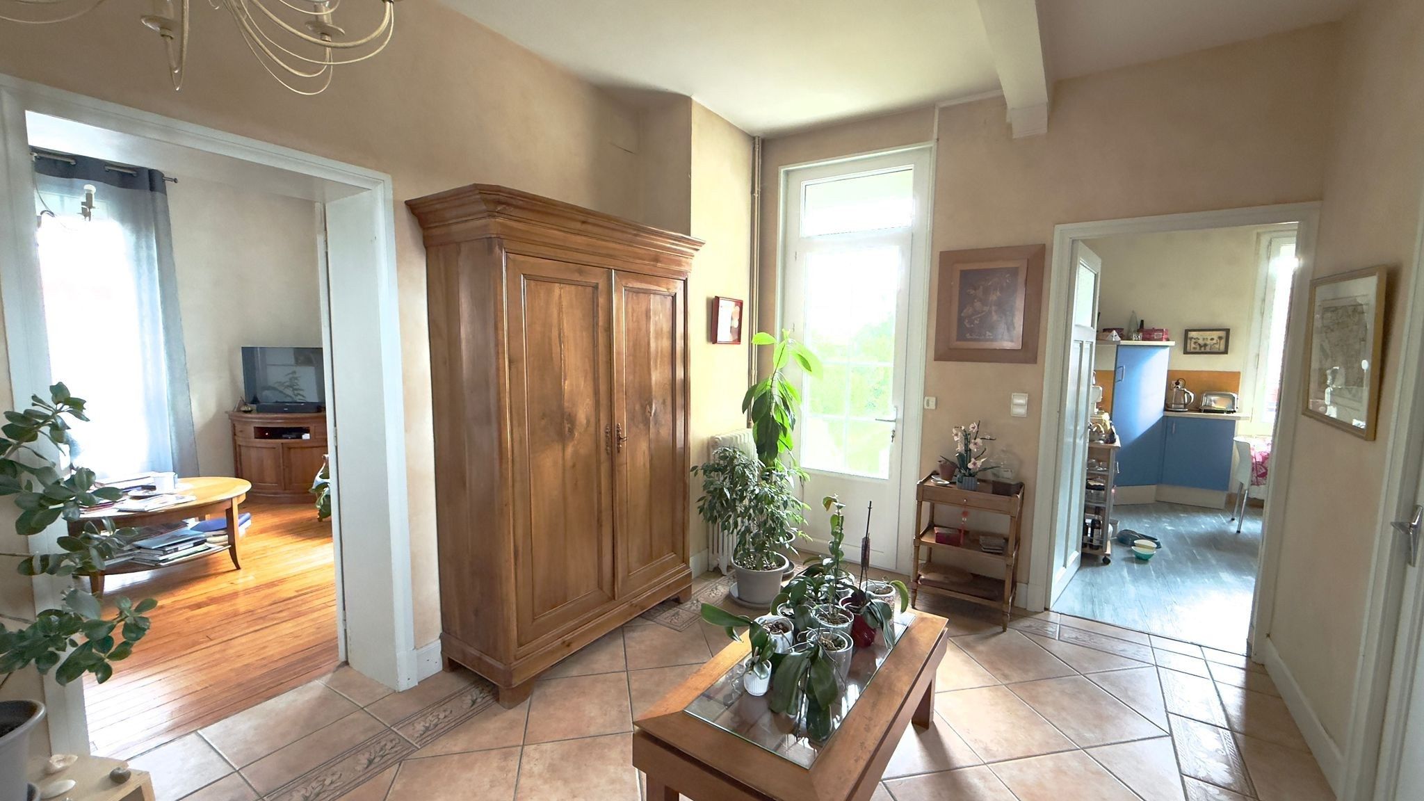 luxury house 7 Rooms for sale on LAVAUR (81500)