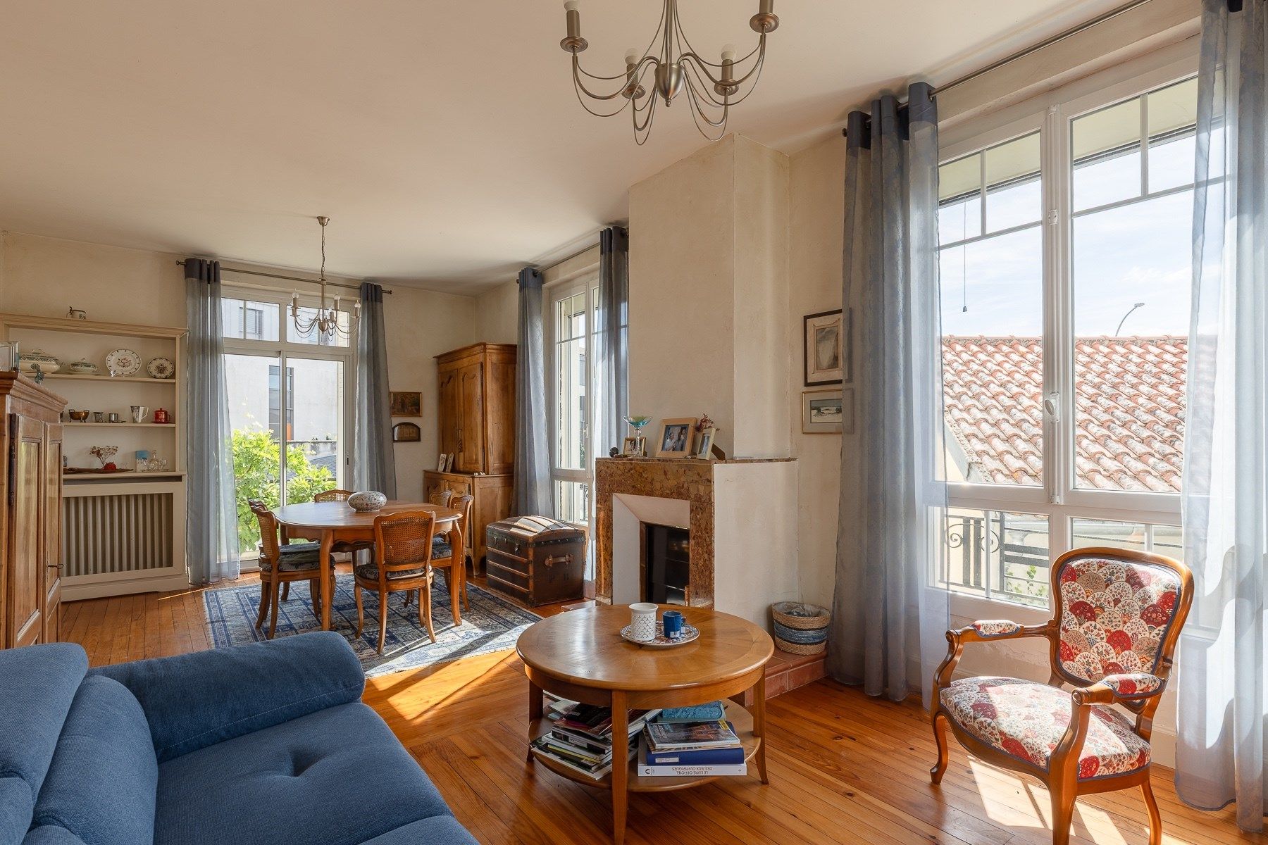 luxury house 7 Rooms for sale on LAVAUR (81500)