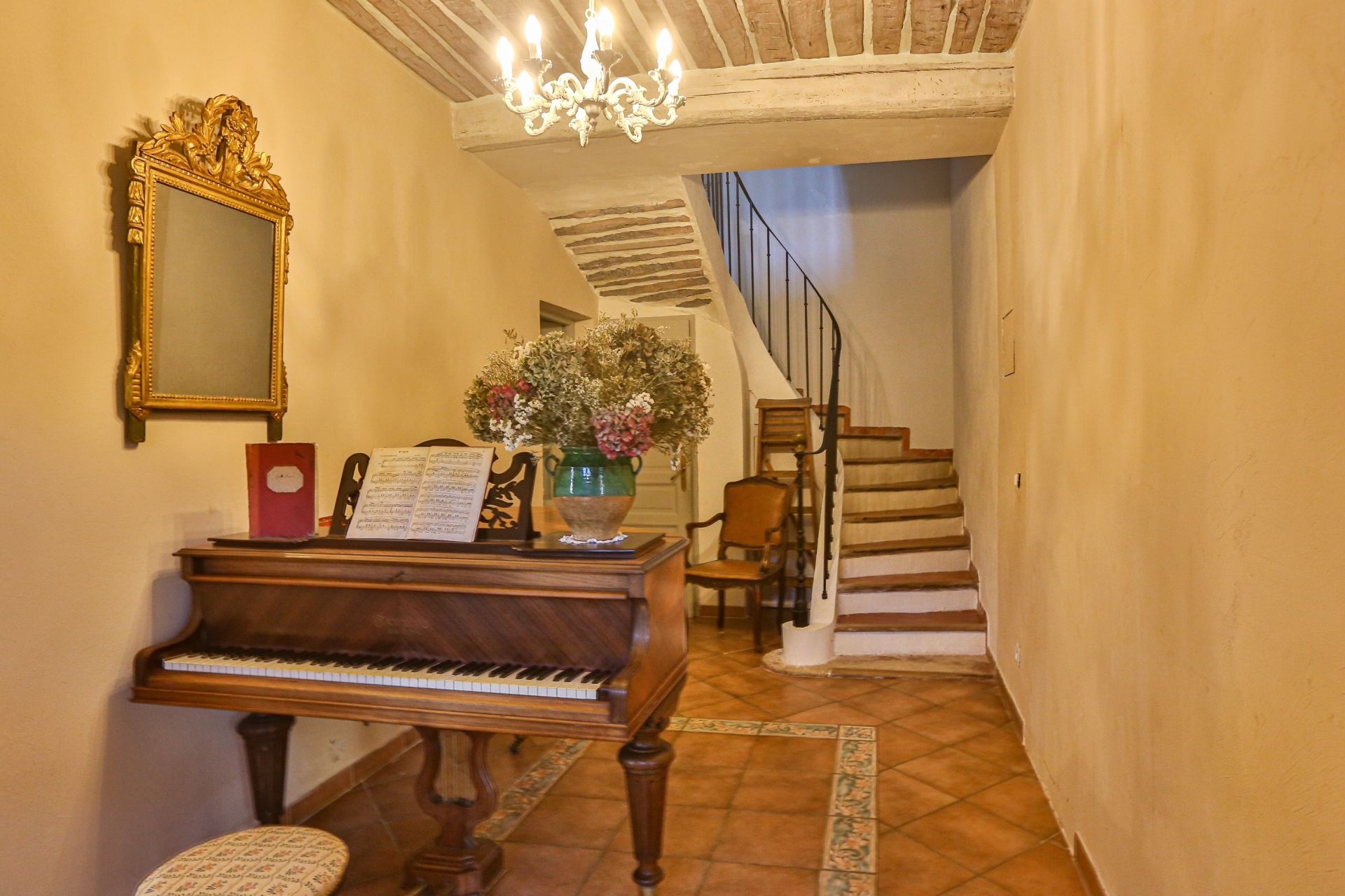 maison de luxe 18 Pièces en vente sur REILLANNE (04110)