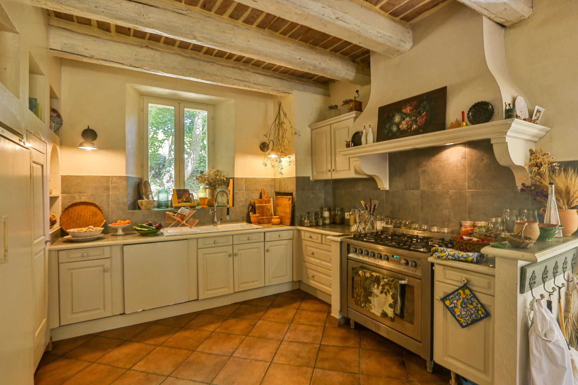 maison de luxe 18 Pièces en vente sur REILLANNE (04110)