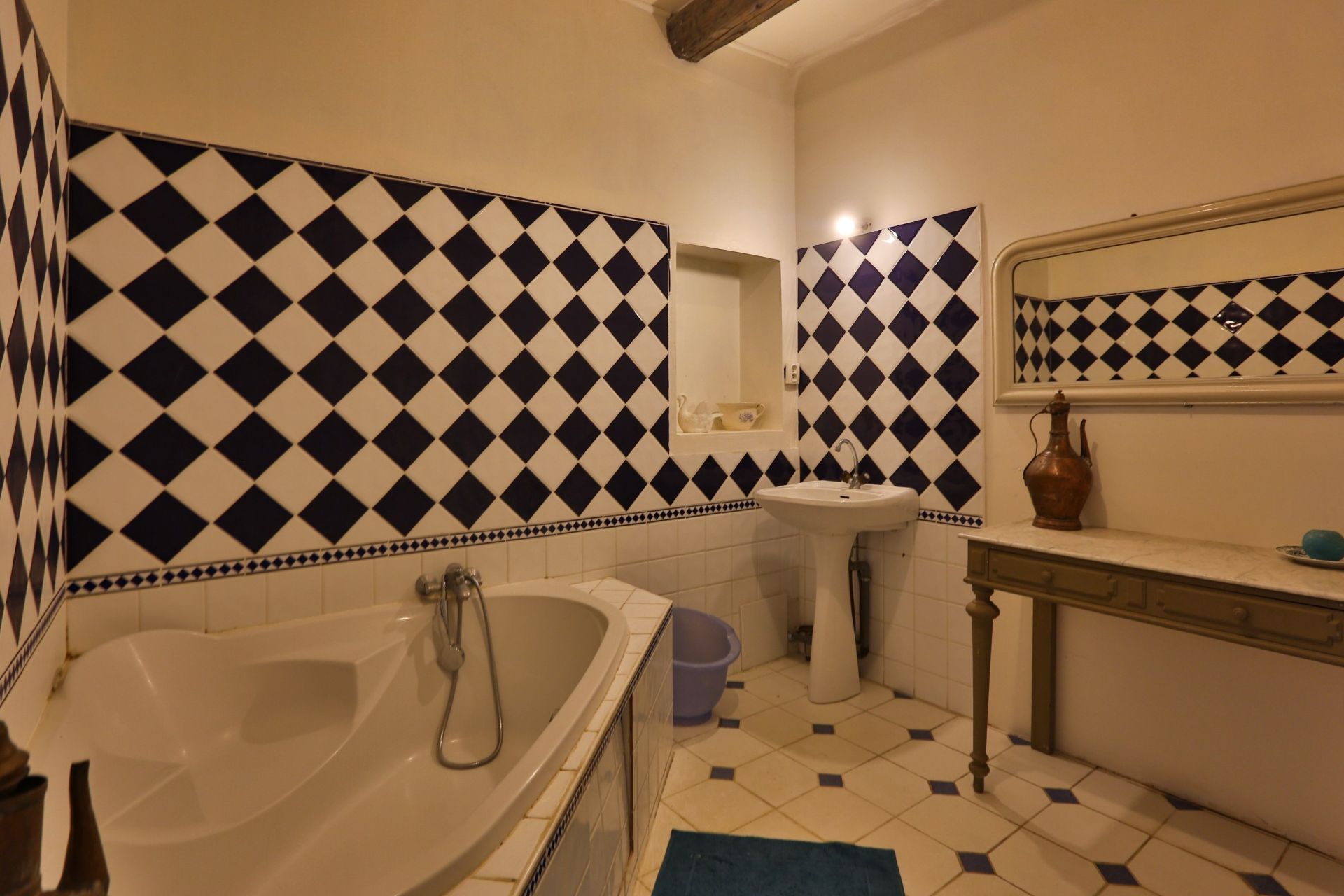 maison de luxe 18 Pièces en vente sur REILLANNE (04110)
