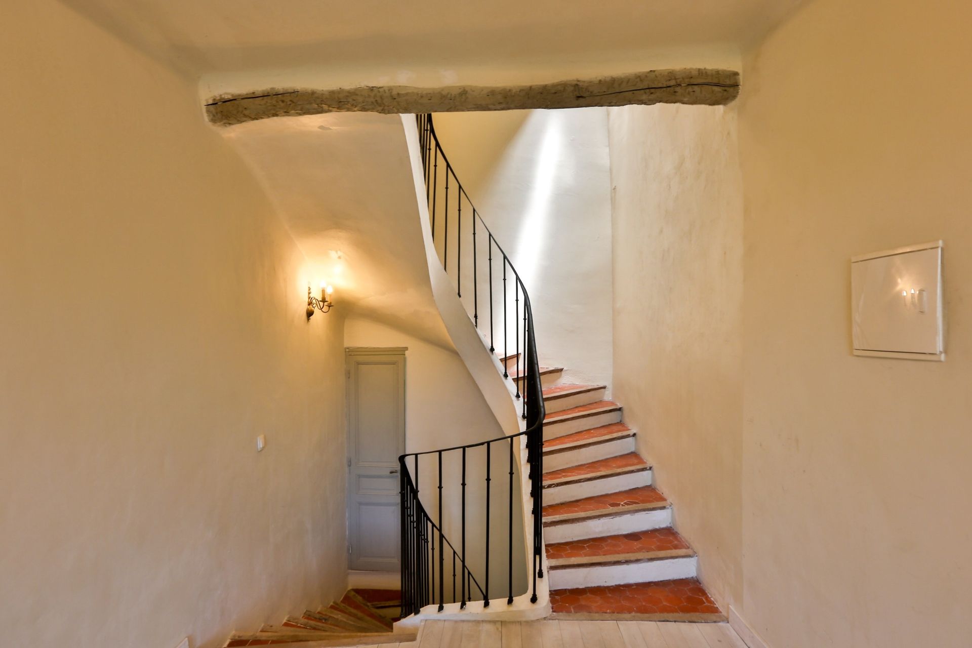 maison de luxe 18 Pièces en vente sur REILLANNE (04110)
