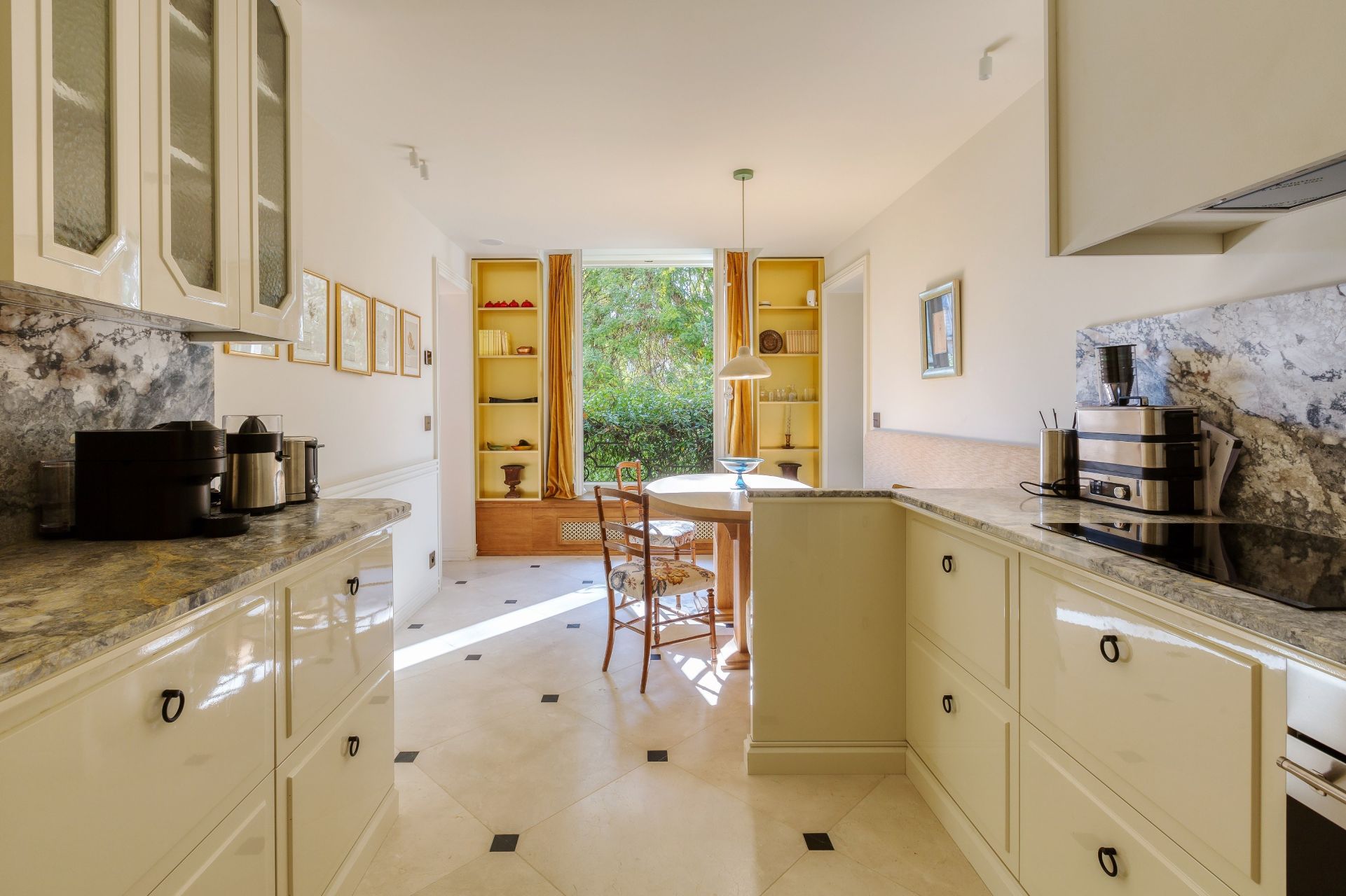 luxury apartment 7 Rooms for sale on PARIS (75007)