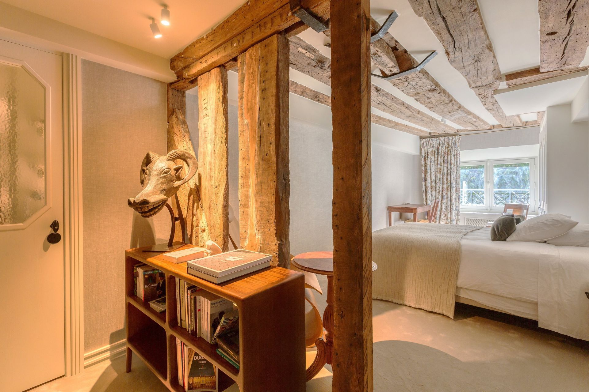 luxury apartment 7 Rooms for sale on PARIS (75007)