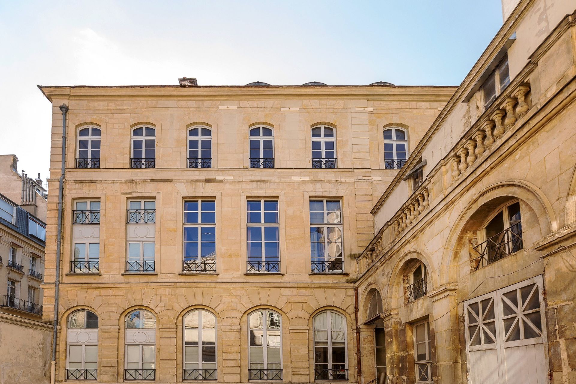 luxury apartment 7 Rooms for sale on PARIS (75007)