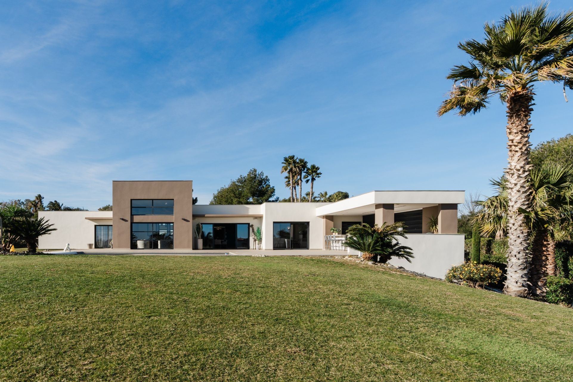 luxury house 7 Rooms for sale on PERPIGNAN (66000)