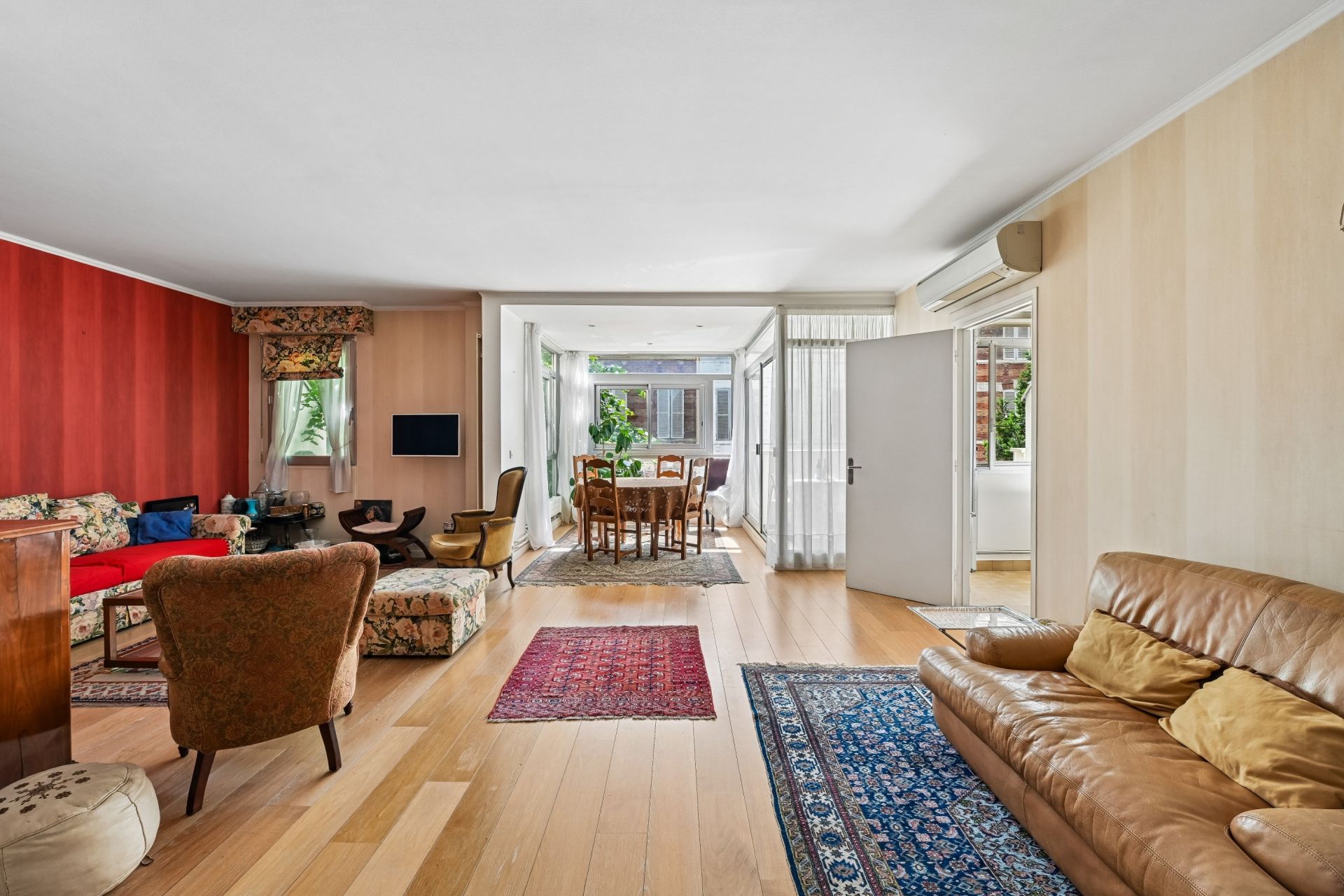 luxury apartment 7 Rooms for sale on PARIS (75016)