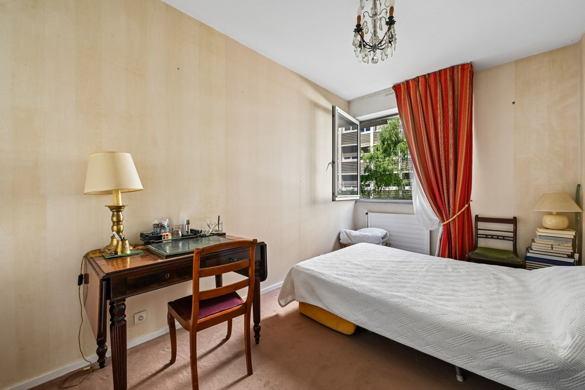 luxury apartment 7 Rooms for sale on PARIS (75016)