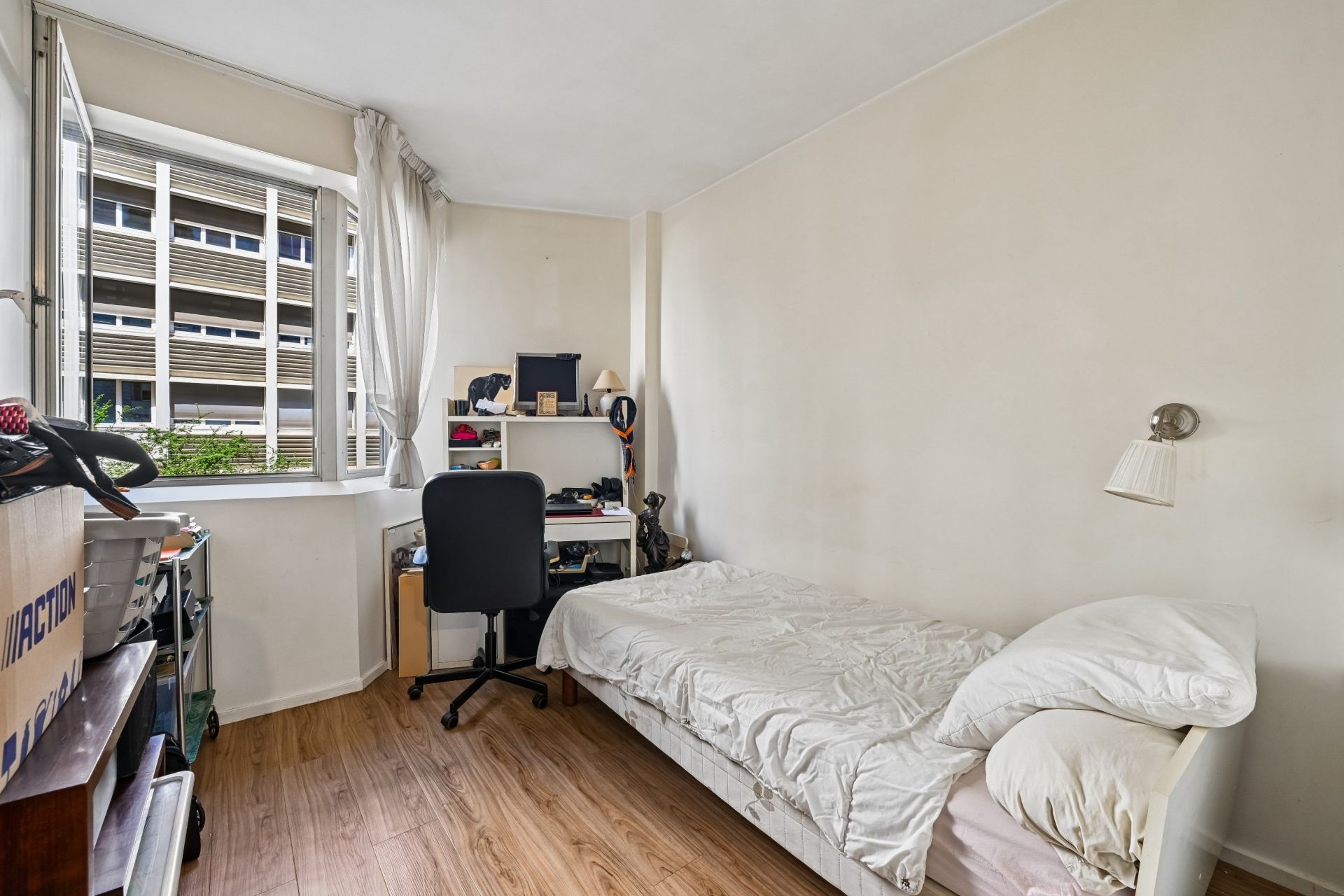 luxury apartment 7 Rooms for sale on PARIS (75016)