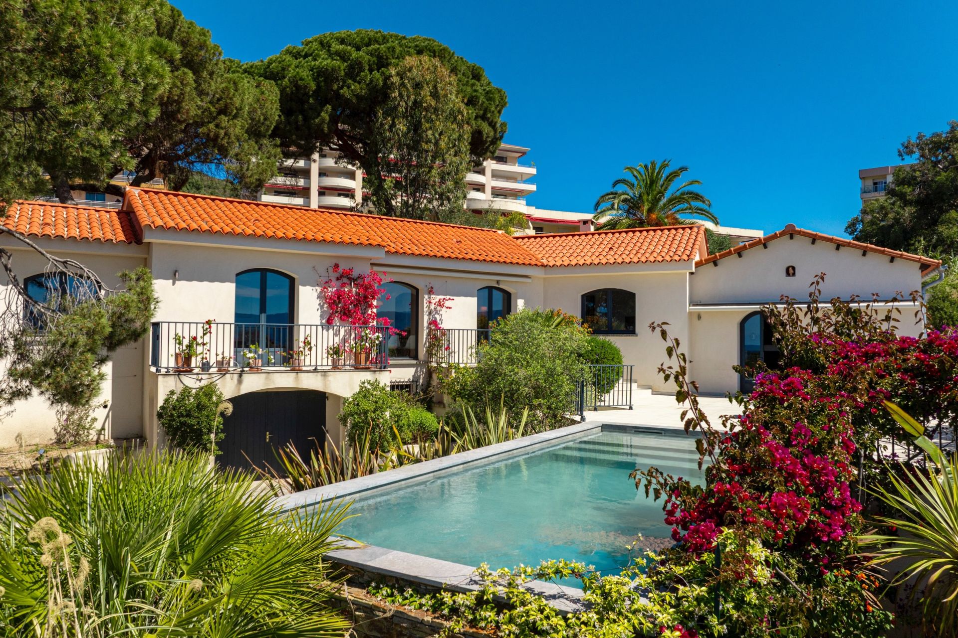 luxury villa 7 Rooms for sale on AJACCIO (20000)