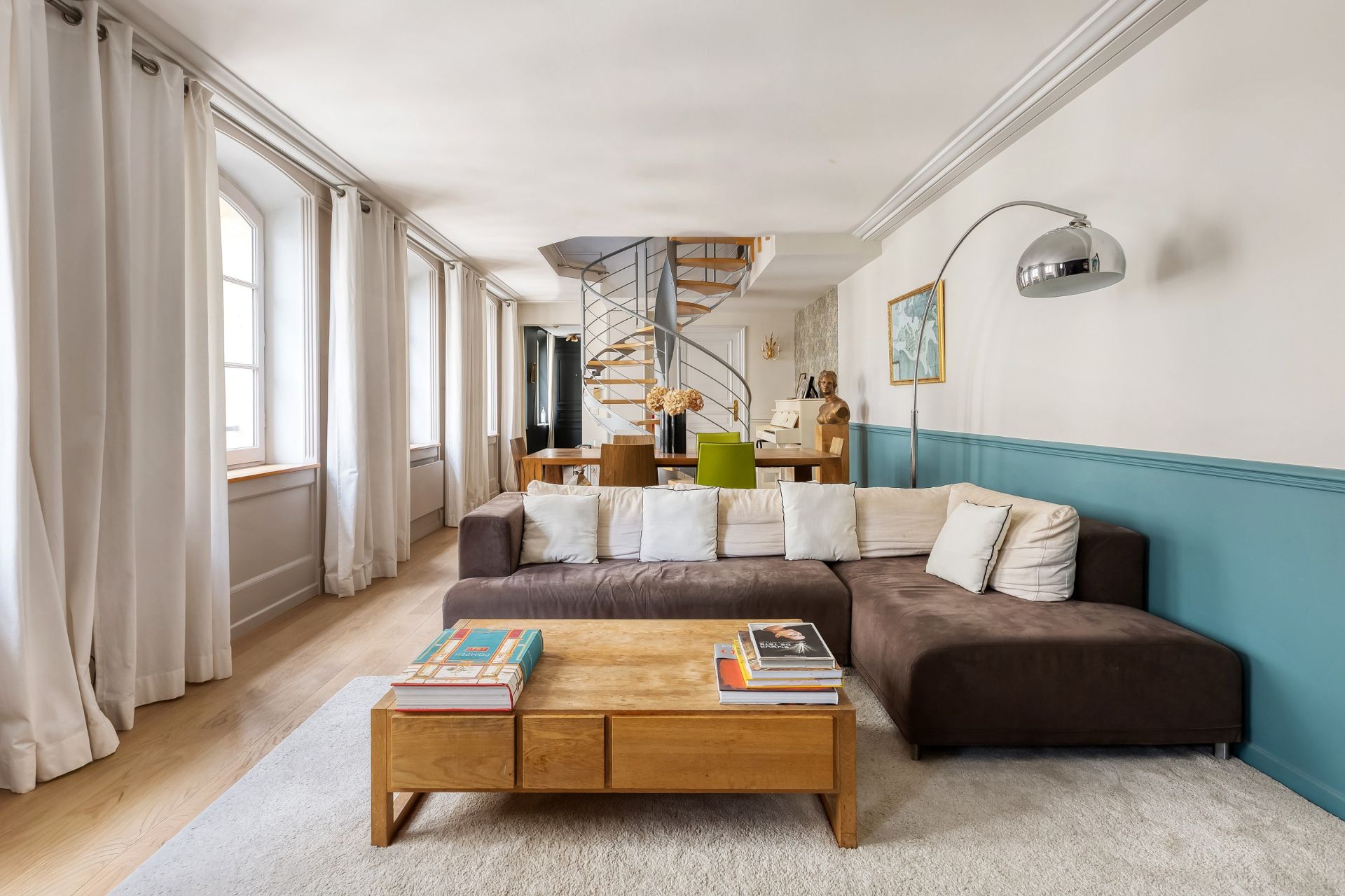 luxury apartment 5 Rooms for sale on PARIS (75008)