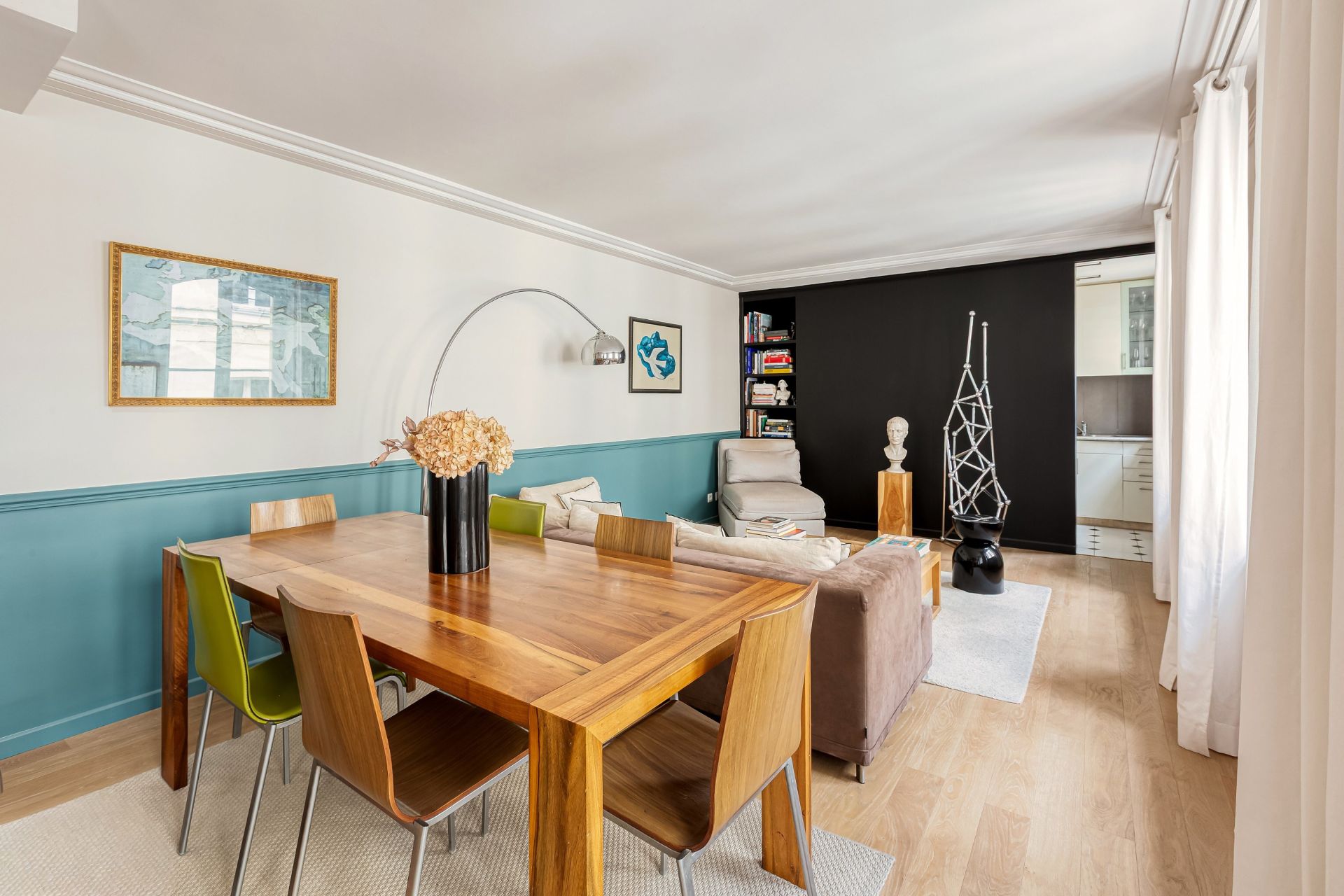 luxury apartment 5 Rooms for sale on PARIS (75008)
