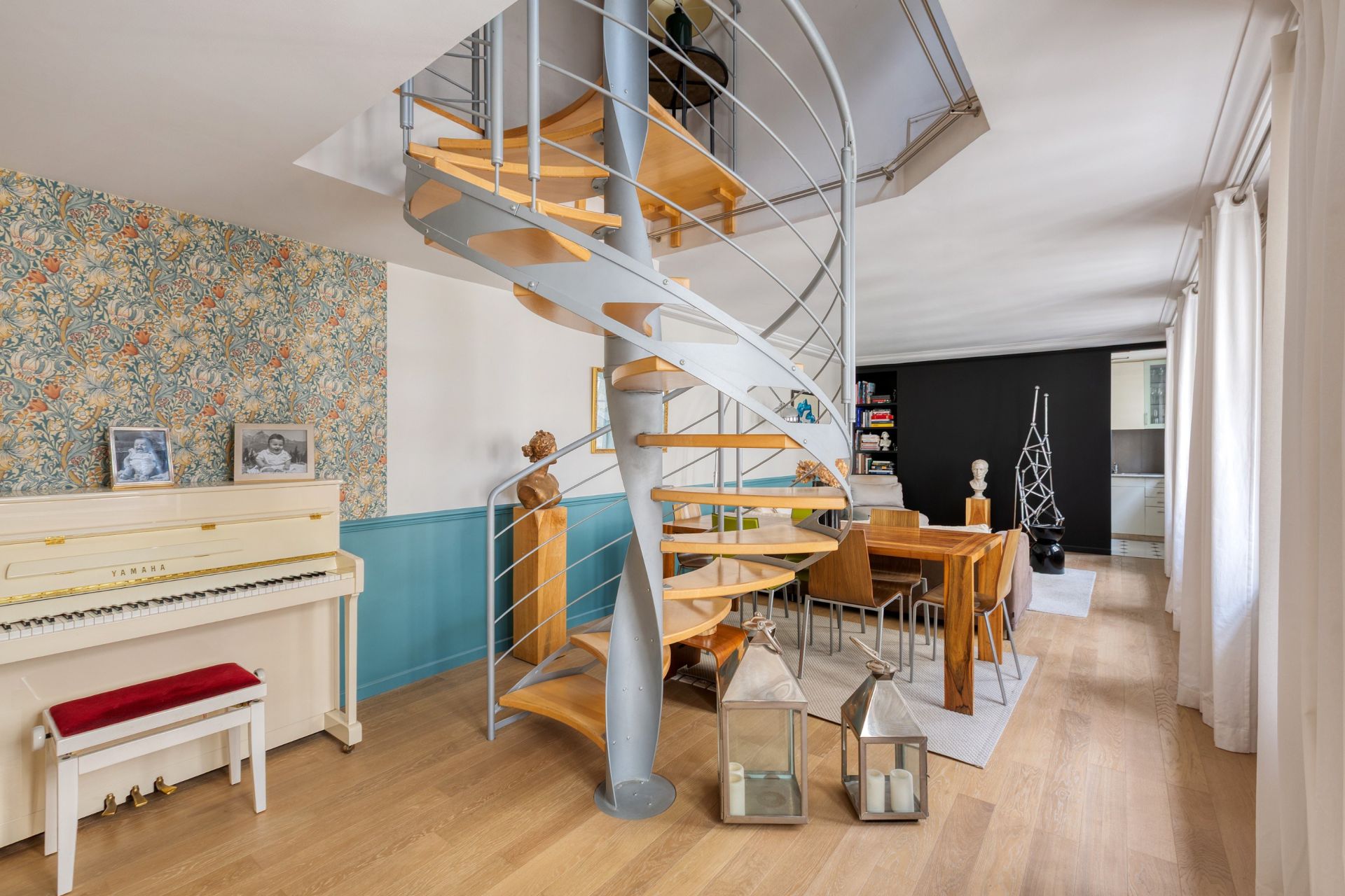 luxury apartment 5 Rooms for sale on PARIS (75008)