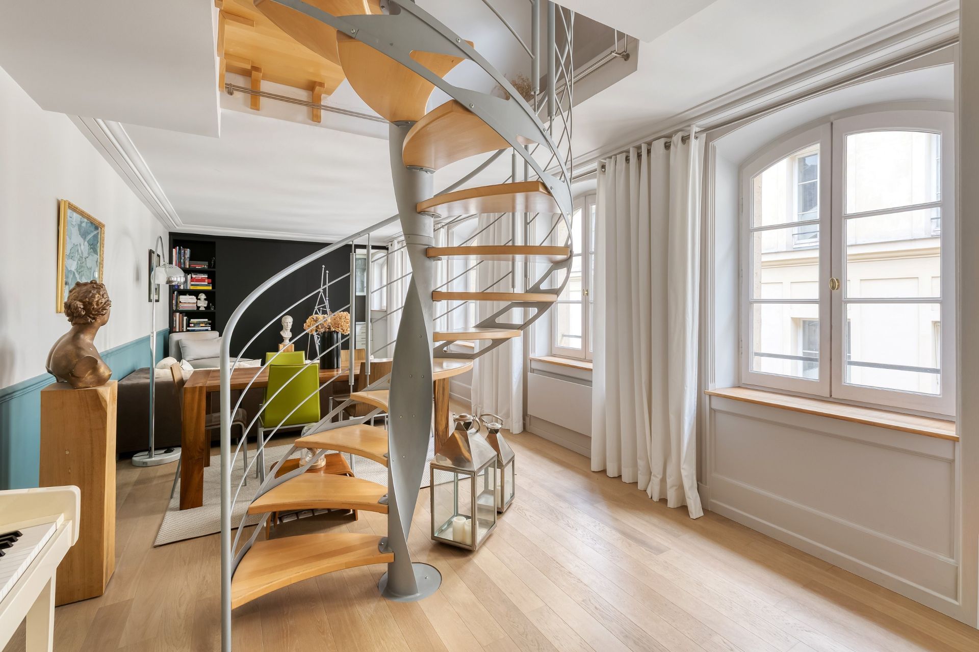 luxury apartment 5 Rooms for sale on PARIS (75008)