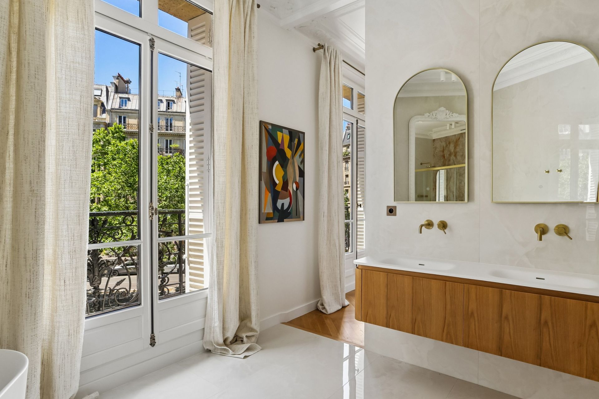 luxury apartment 7 Rooms for sale on PARIS (75016)
