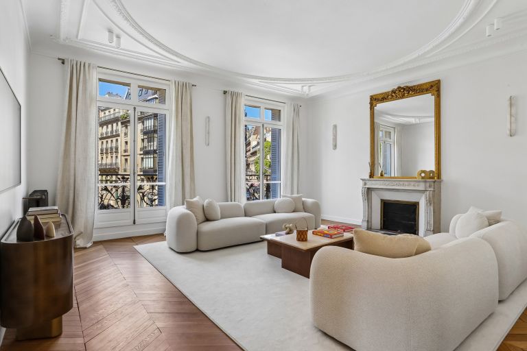 luxury apartment 7 Rooms for sale on PARIS (75016)