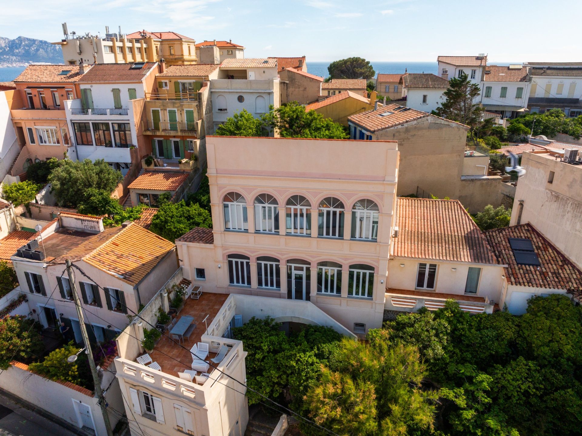 luxury house 6 Rooms for rent on MARSEILLE (13007)