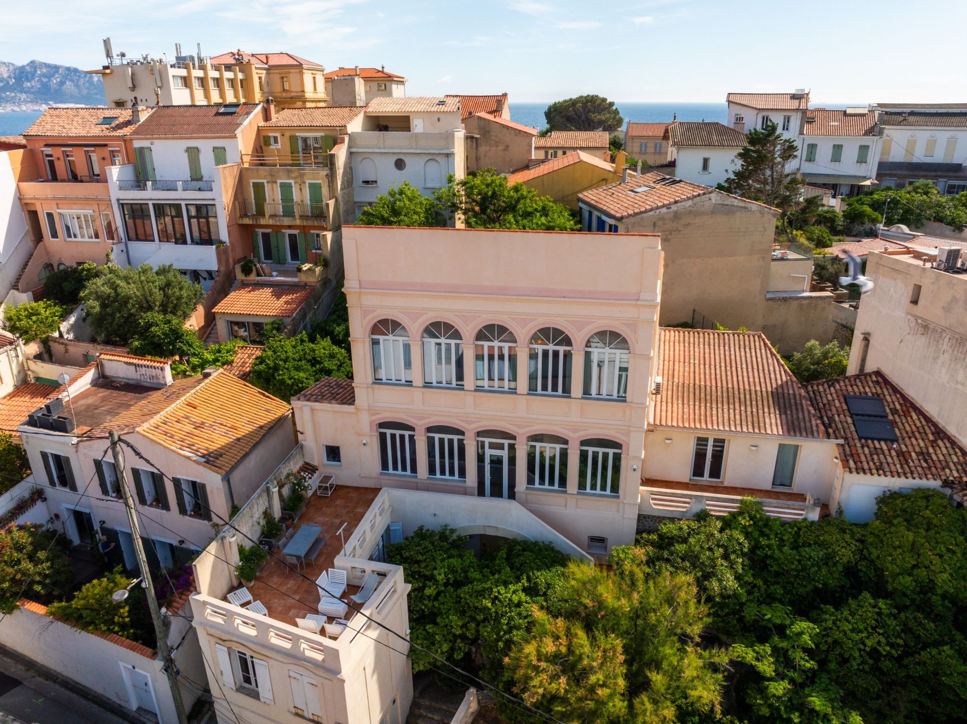 luxury house 6 Rooms for rent on MARSEILLE (13007)