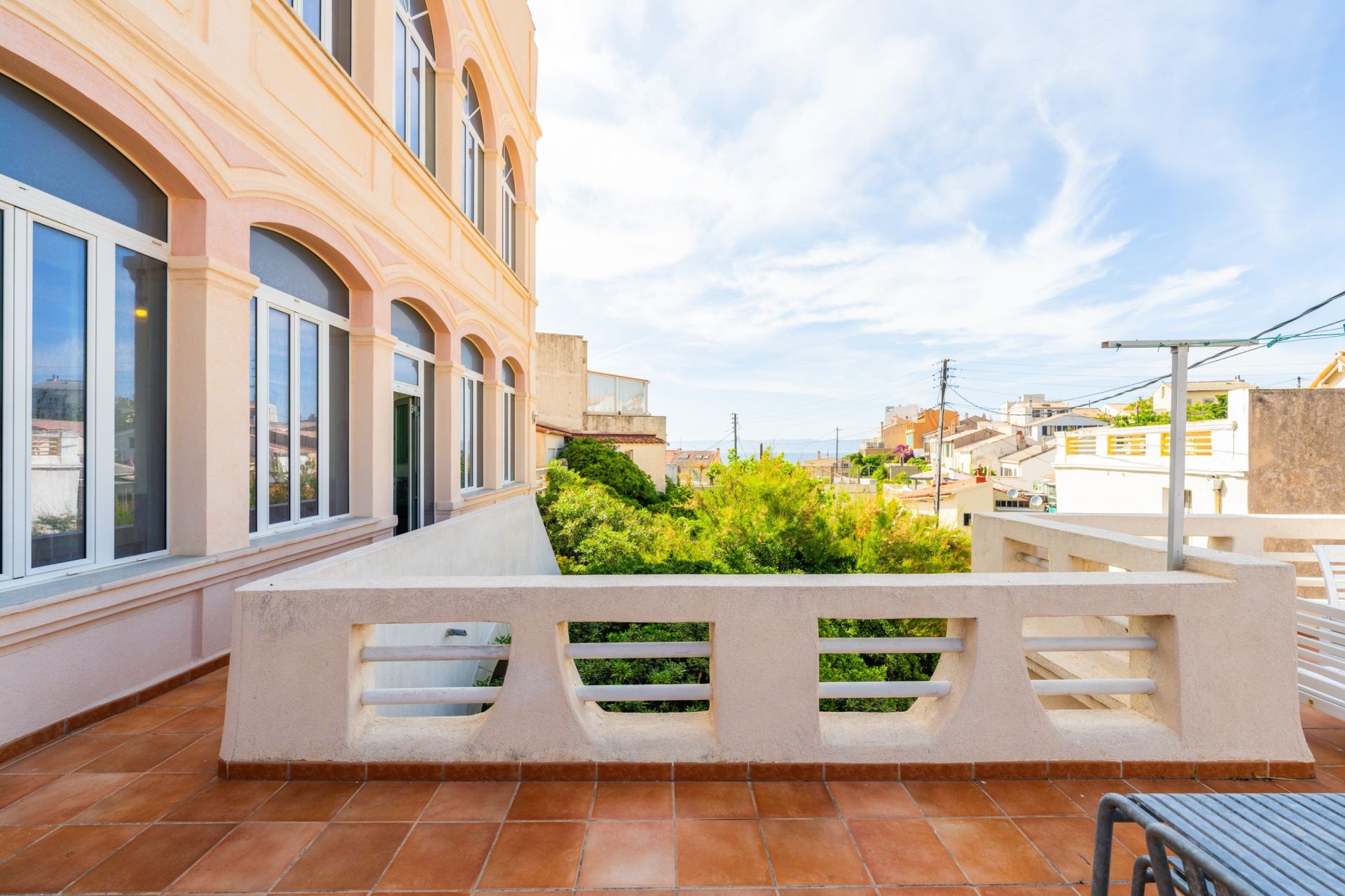 luxury house 6 Rooms for rent on MARSEILLE (13007)