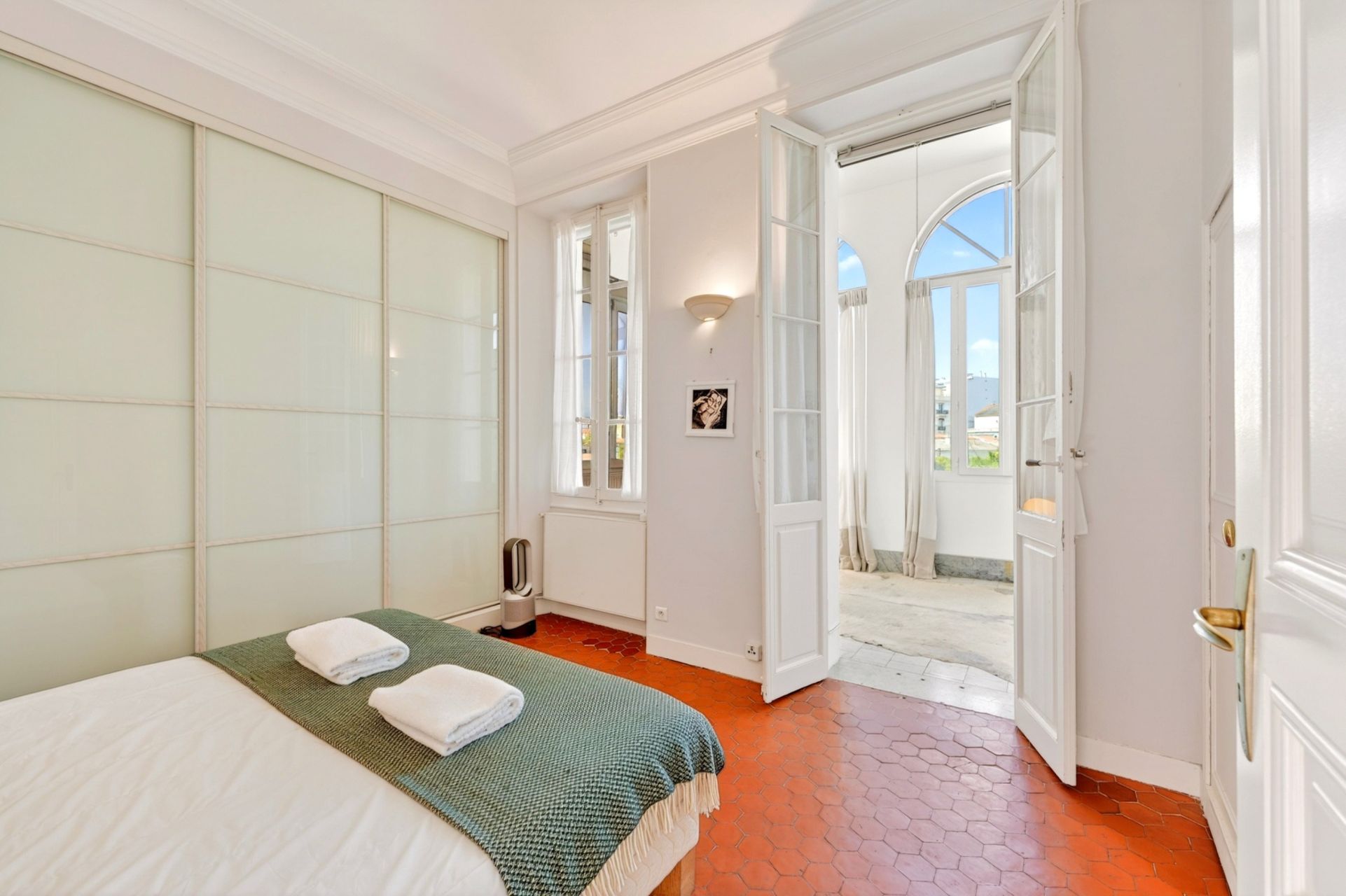 luxury house 6 Rooms for rent on MARSEILLE (13007)