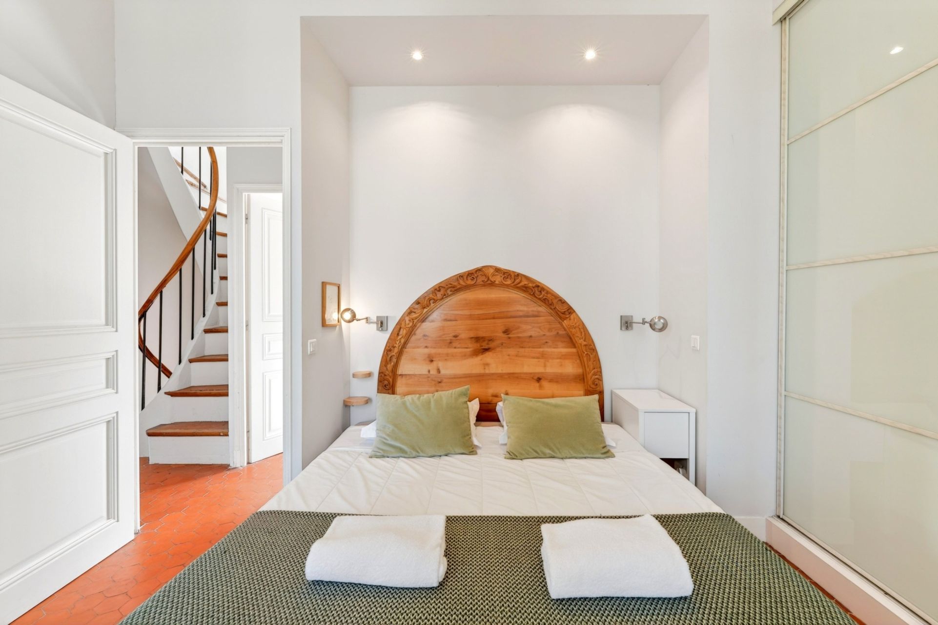 luxury house 6 Rooms for rent on MARSEILLE (13007)