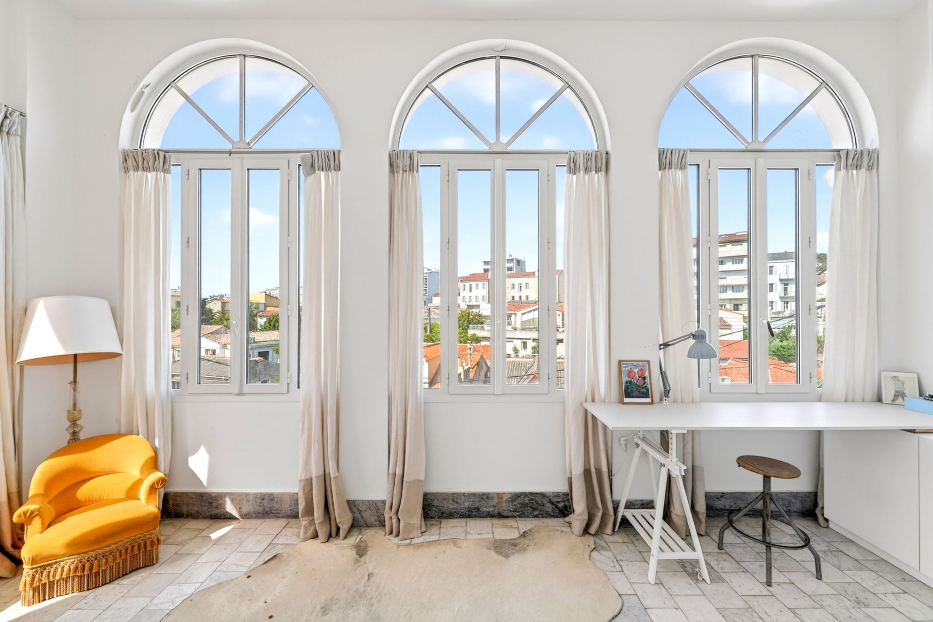 luxury house 6 Rooms for rent on MARSEILLE (13007)