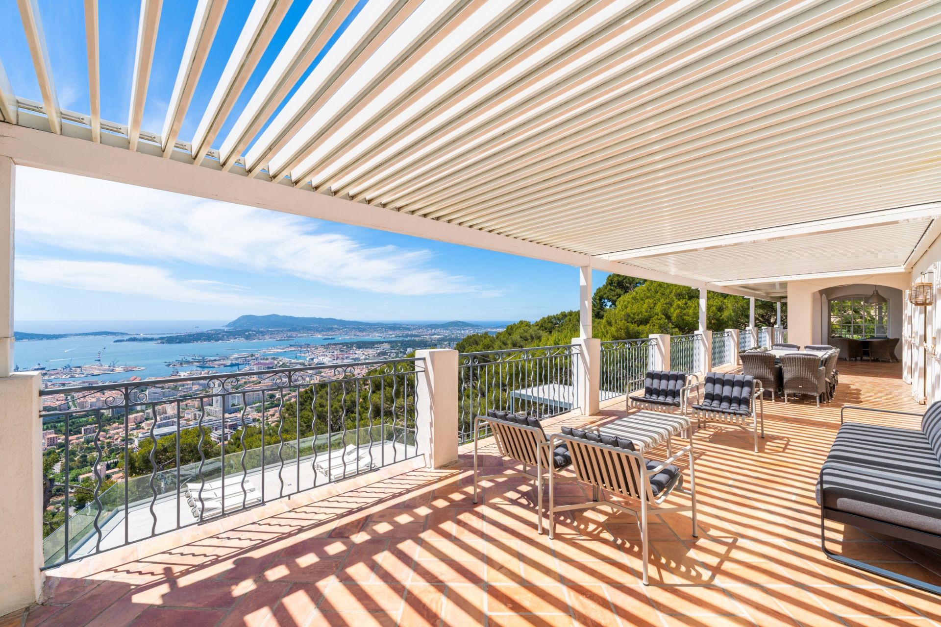 maison de luxe 10 Pièces en vente sur TOULON (83200)