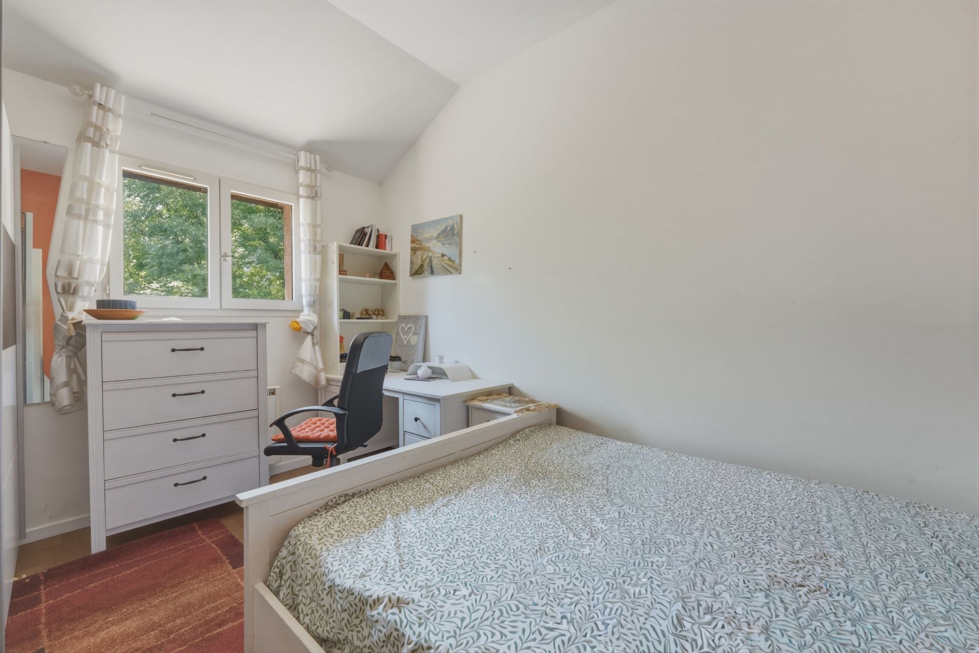 luxury house 5 Rooms for sale on FERNEY VOLTAIRE (01210)