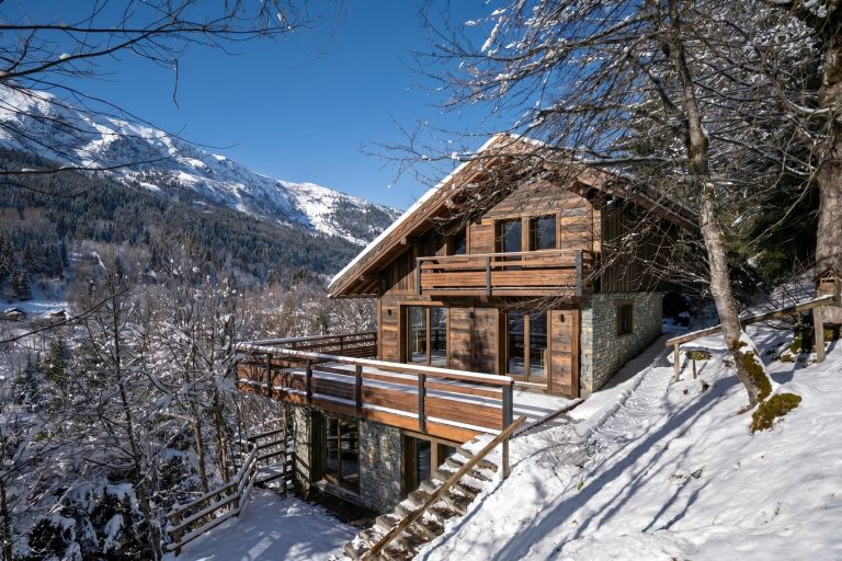 luxury chalet 7 Rooms for seasonal rent on MERIBEL LES ALLUES (73550)