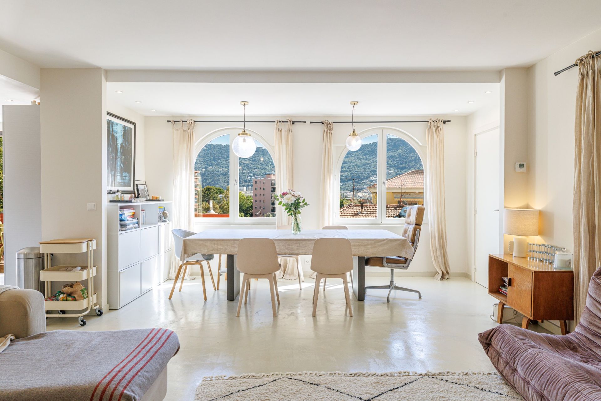 luxury house 5 Rooms for sale on NICE (06000)