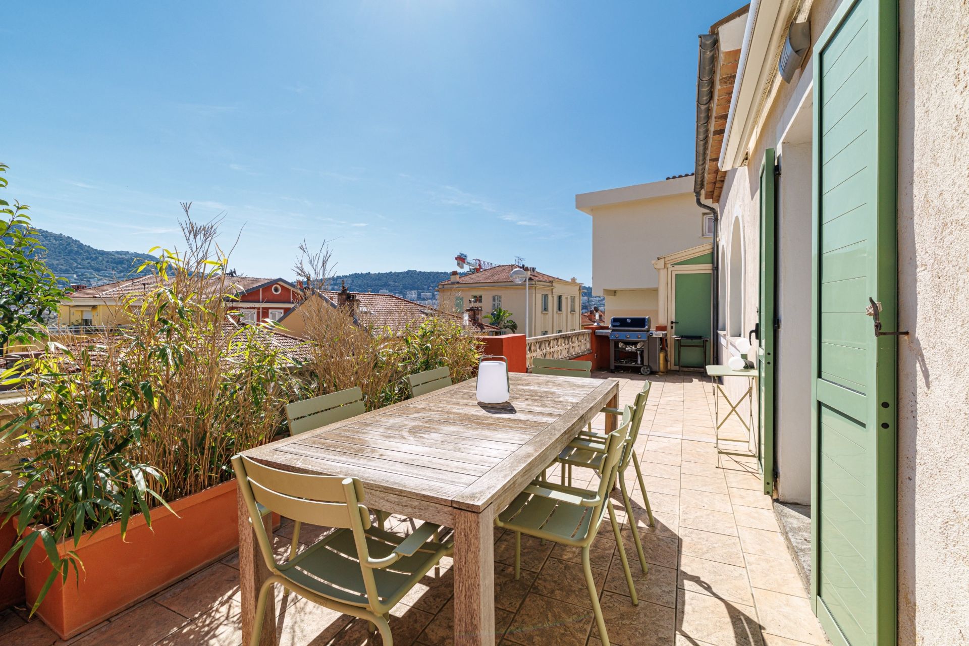 luxury house 5 Rooms for sale on NICE (06000)