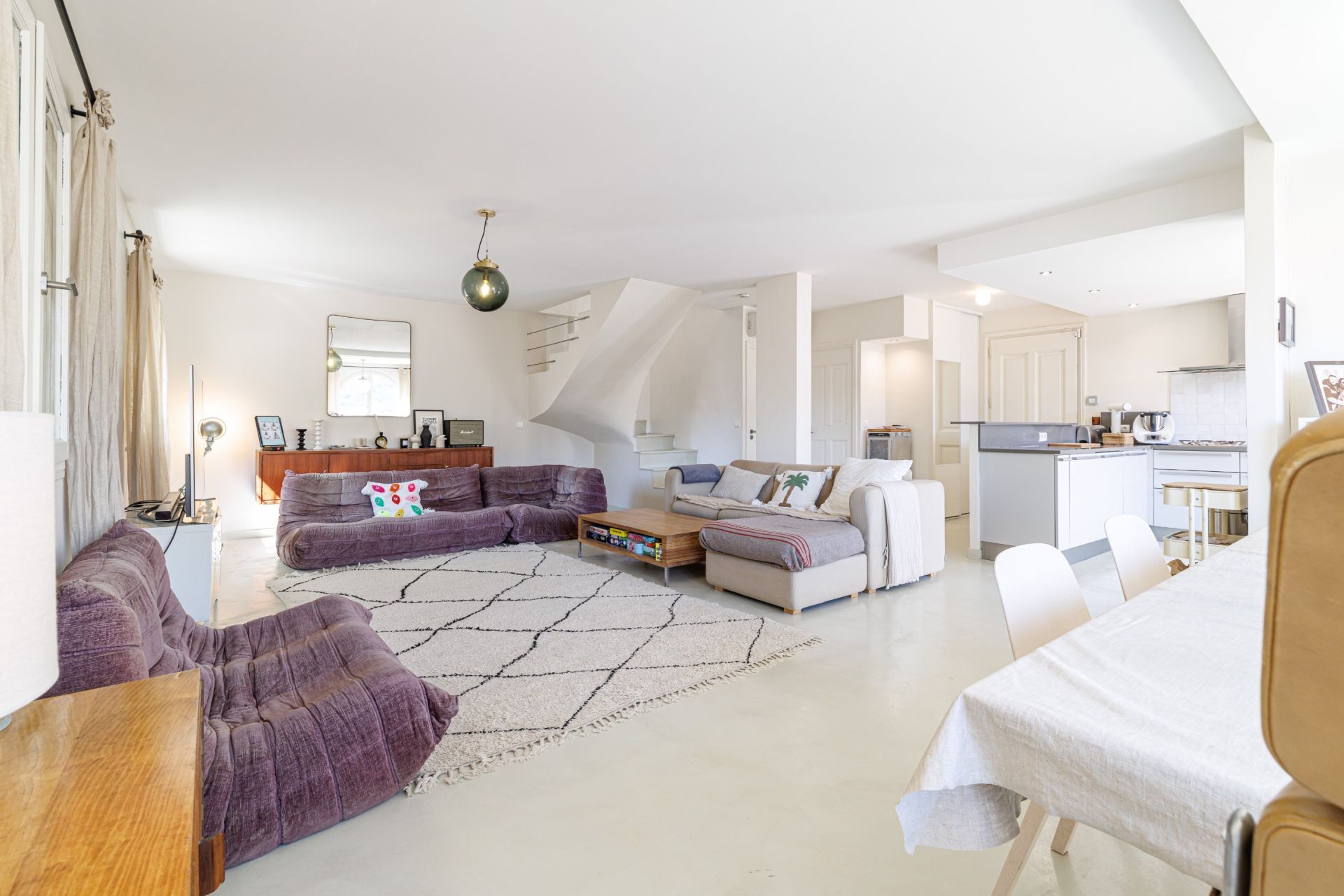 luxury house 5 Rooms for sale on NICE (06000)