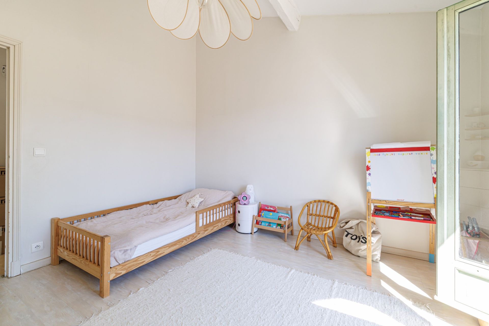 luxury house 5 Rooms for sale on NICE (06000)