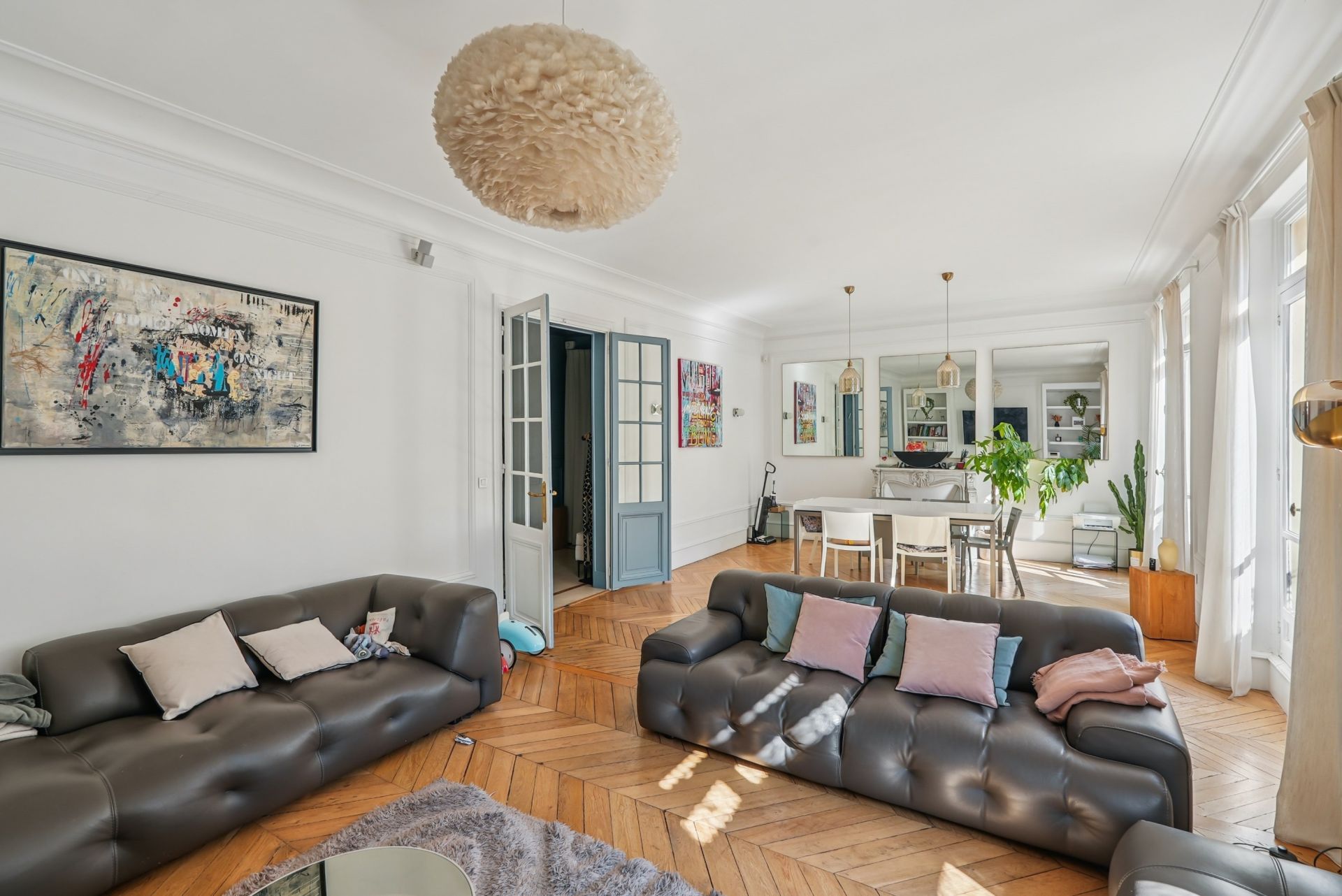 luxury apartment 6 Rooms for sale on PARIS (75008)